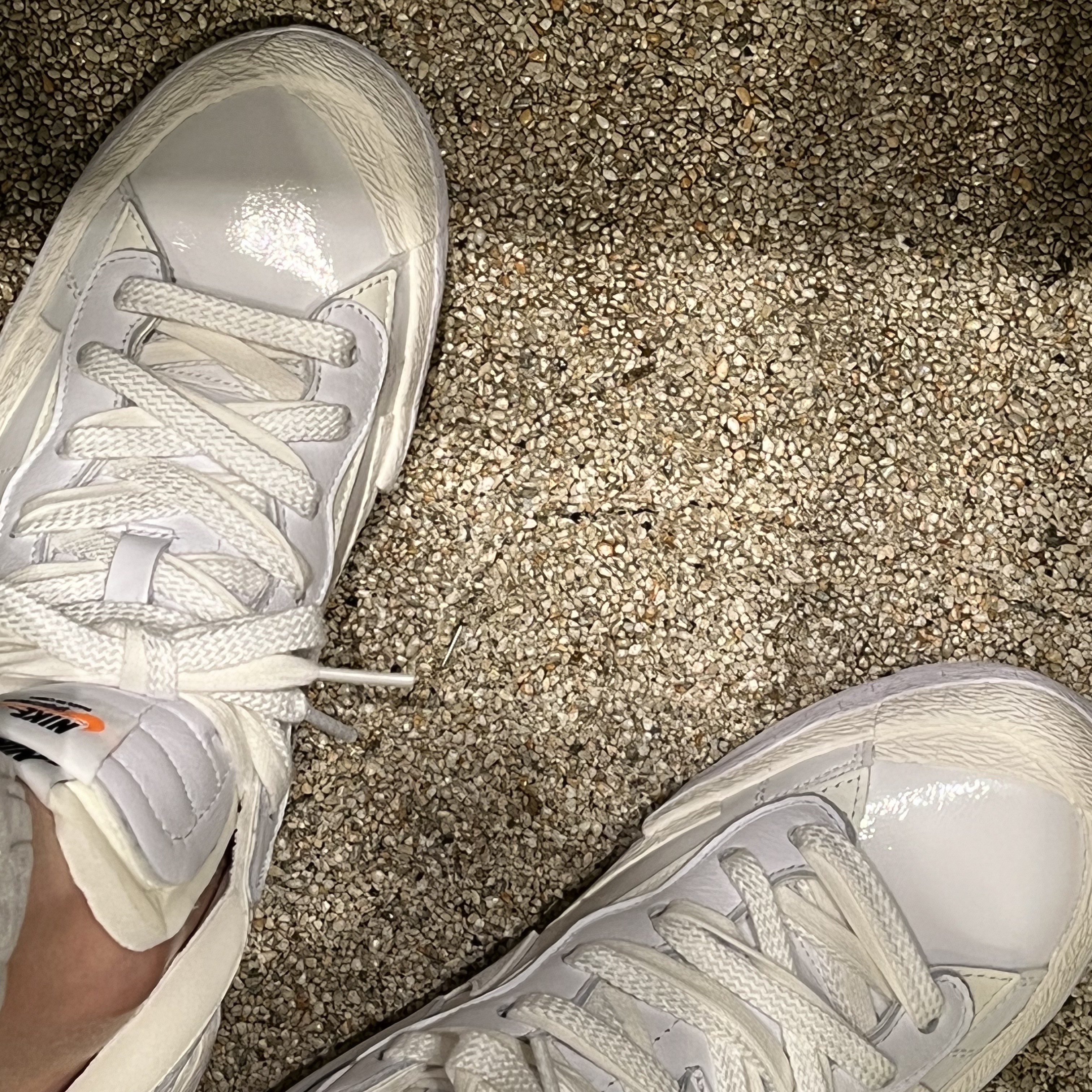 Nike x Sacai Blazer Low White Patent Leather 착용 스타일
