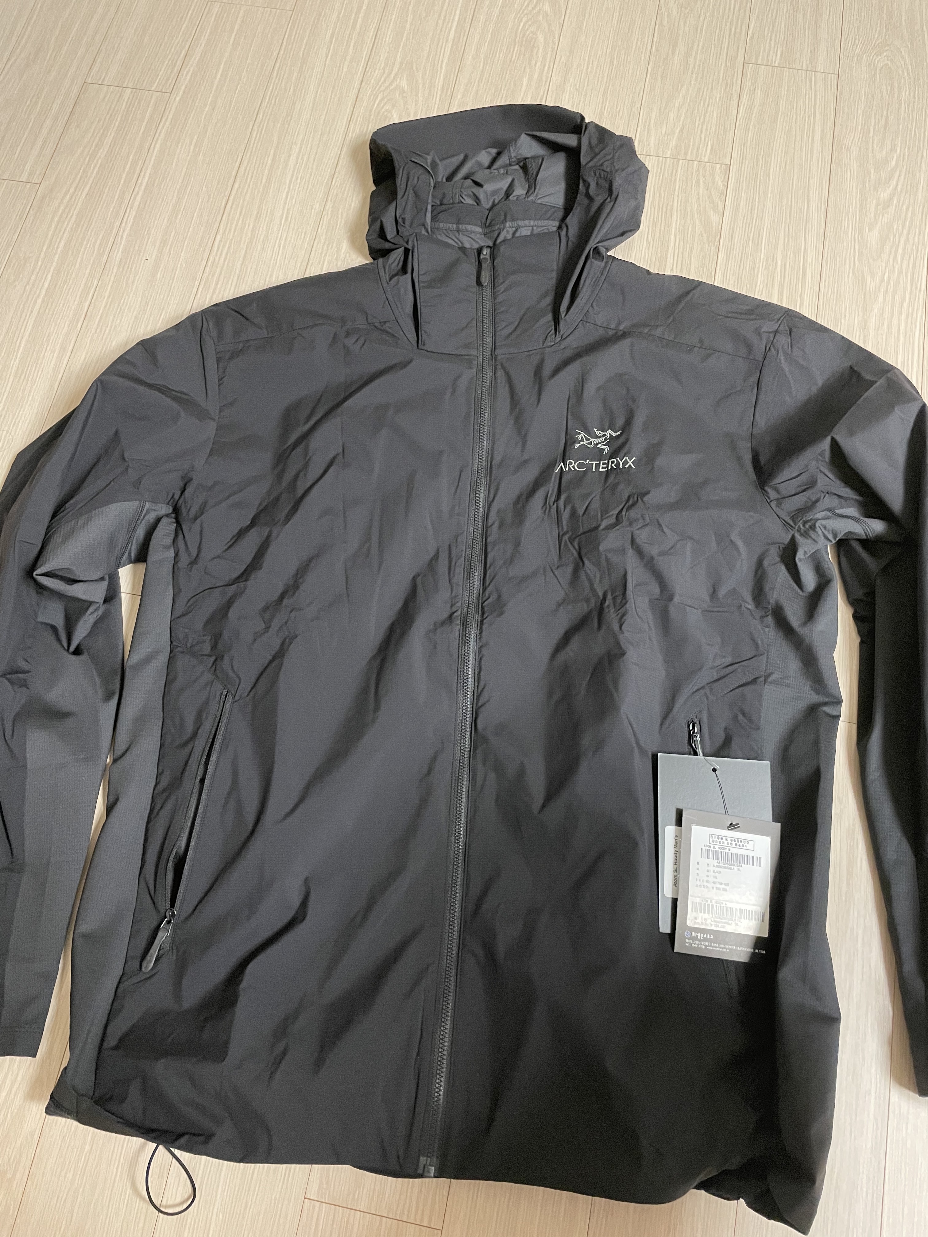 Arc'teryx Atom SL Hoody Black 착용 스타일