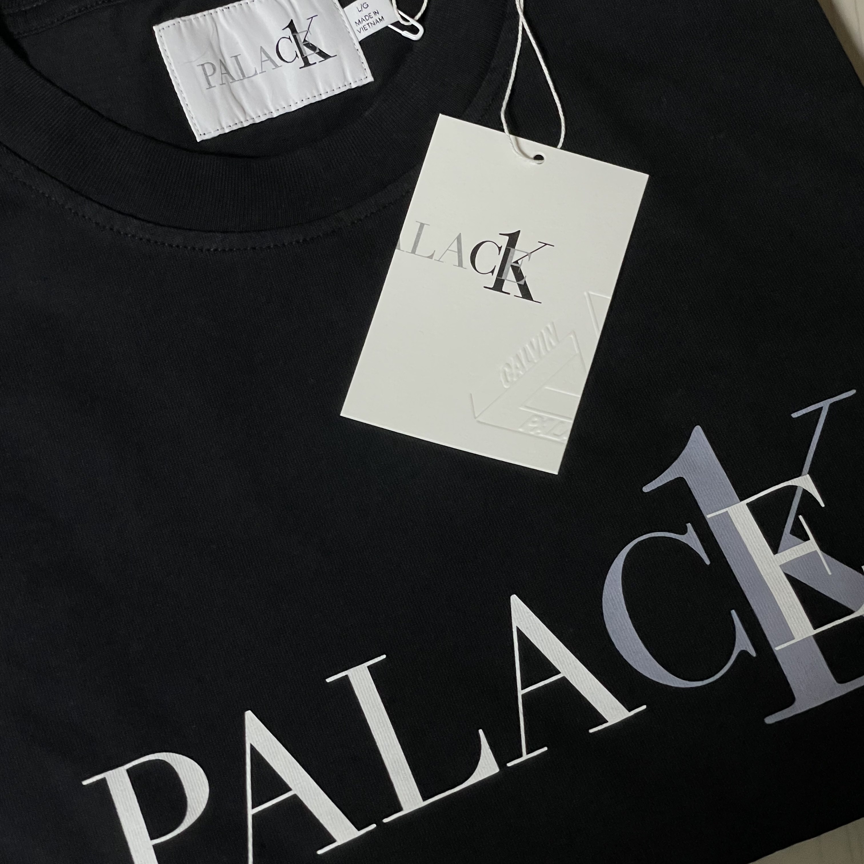 Palace P-3-K-9 T-Shirt White - 22SS, Palace x CK1 T-Shirt Black - 22SS 착용 스타일 - 2