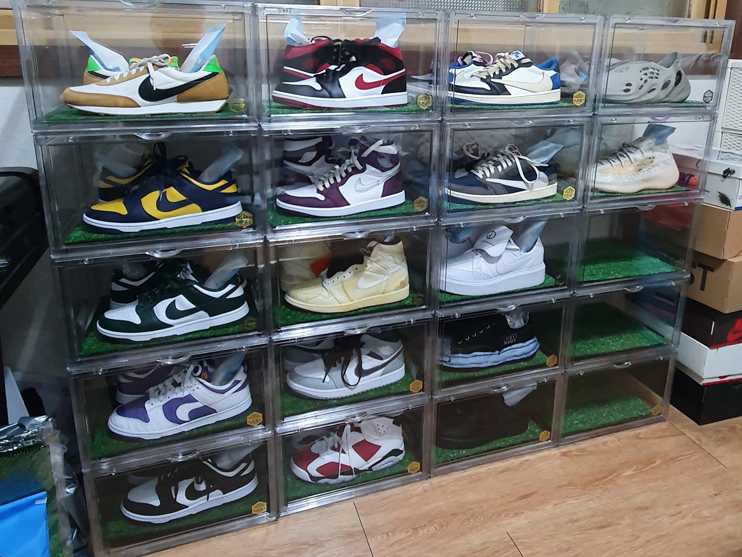 Jordan 1 x Travis Scott x Fragment Retro Low OG SP Military Blue, Jordan 1 x Travis Scott Retro Low OG SP Mocha 착용 스타일