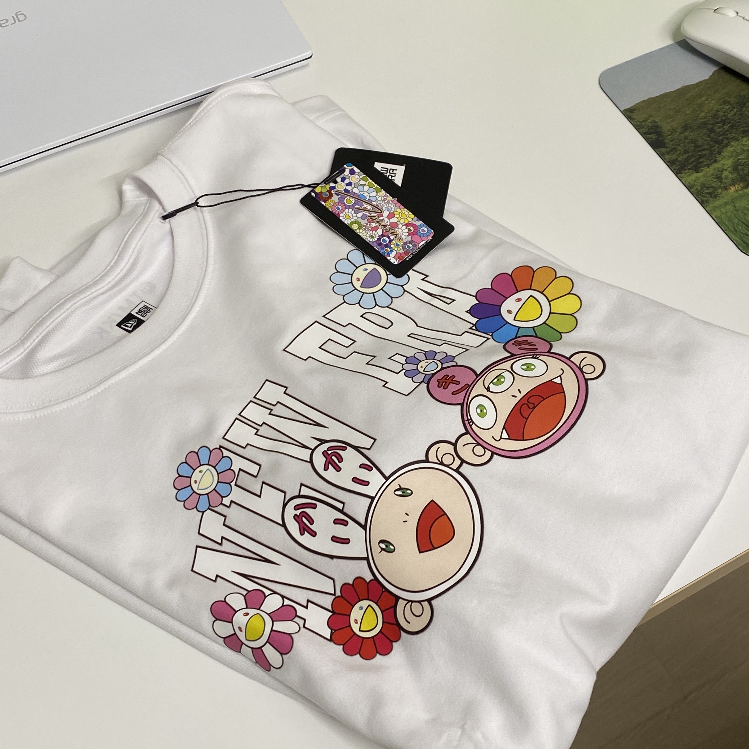New Era x Murakami Takashi NE Arch T-Shirt White 착용 스타일