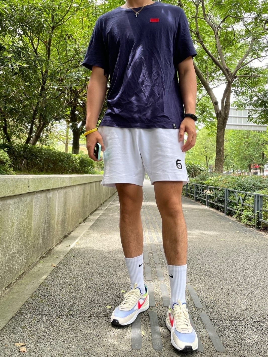 Nike Waffle One Coconut Milk Hyper Crimson 착용 스타일