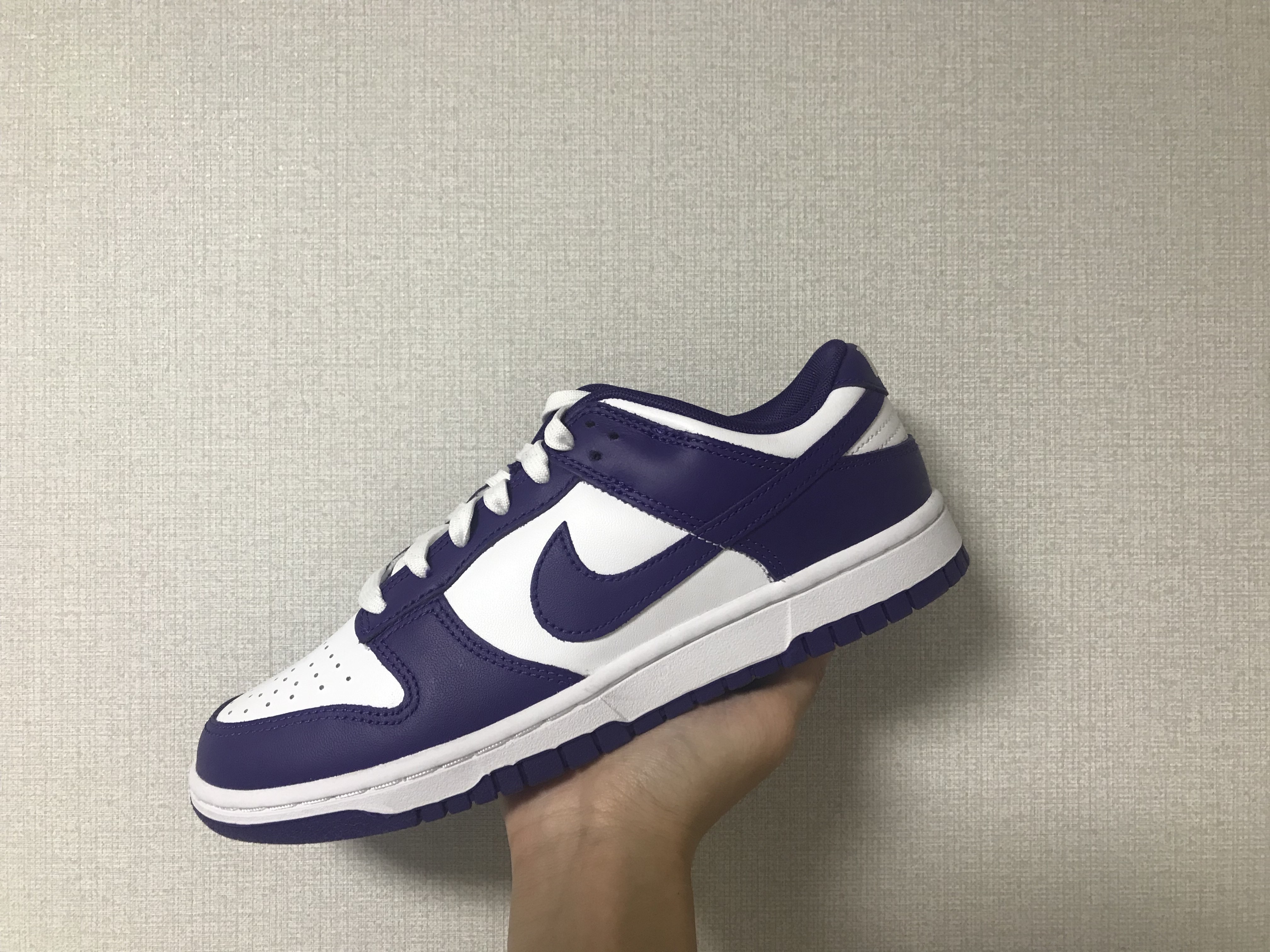 Jordan 1 Retro High OG Court Purple 2020, Nike Dunk Low Retro Championship Court Purple 착용 스타일 - 3