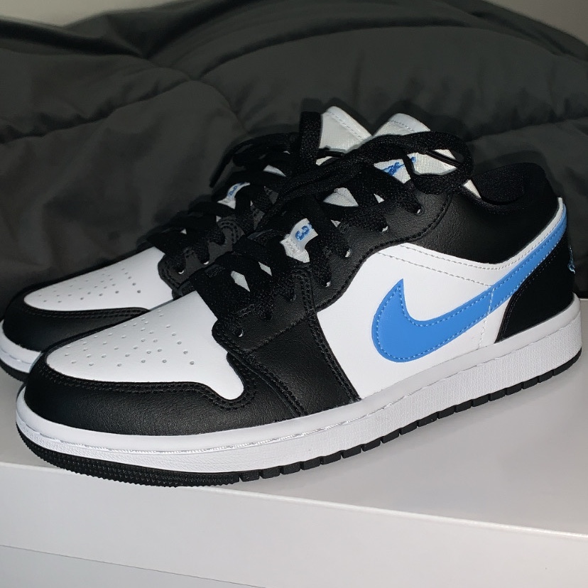 (W) Jordan 1 Low Black University Blue 착용 스타일