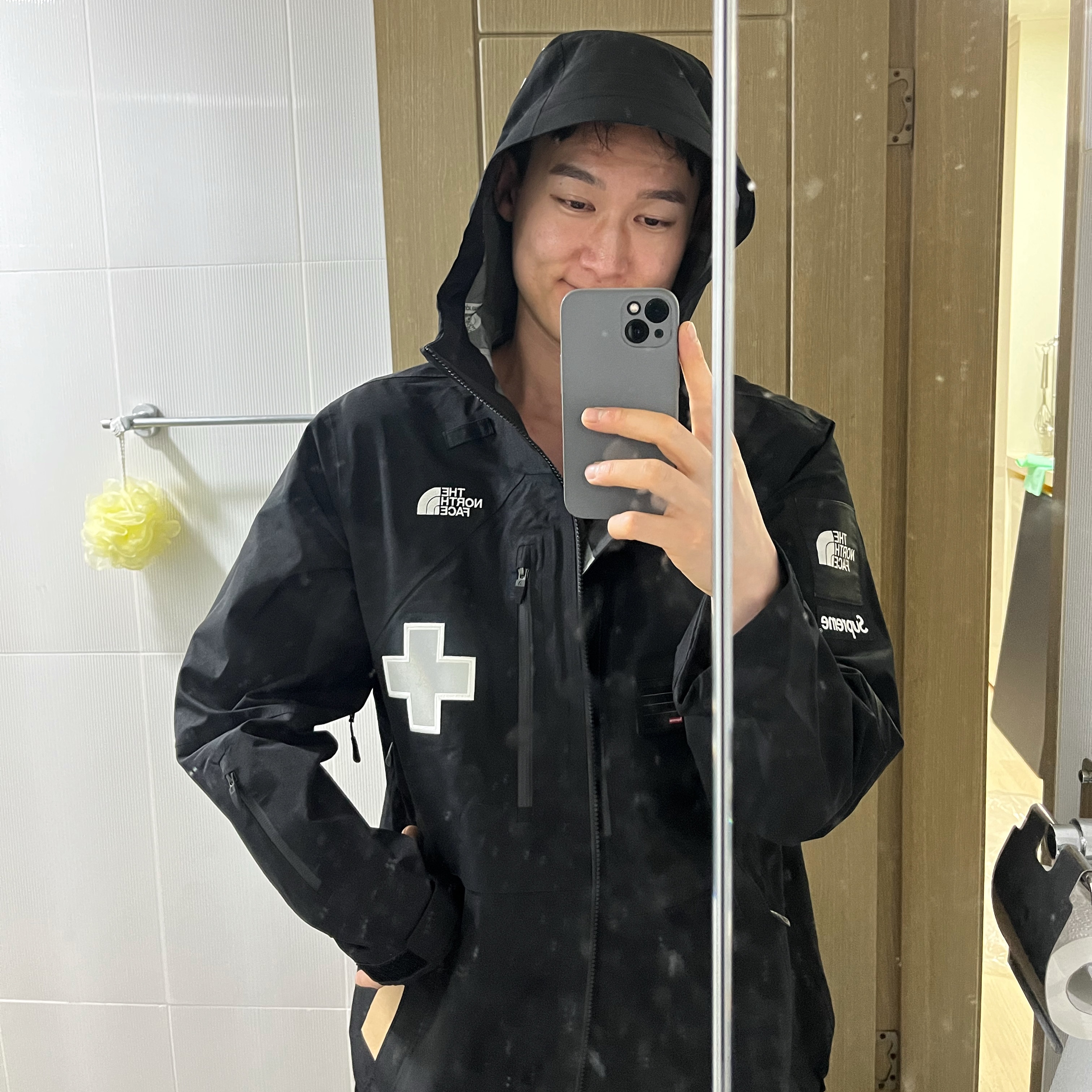 Supreme x The North Face Summit Series Rescue Mountain Pro Jacket Black - 22SS 착용 스타일