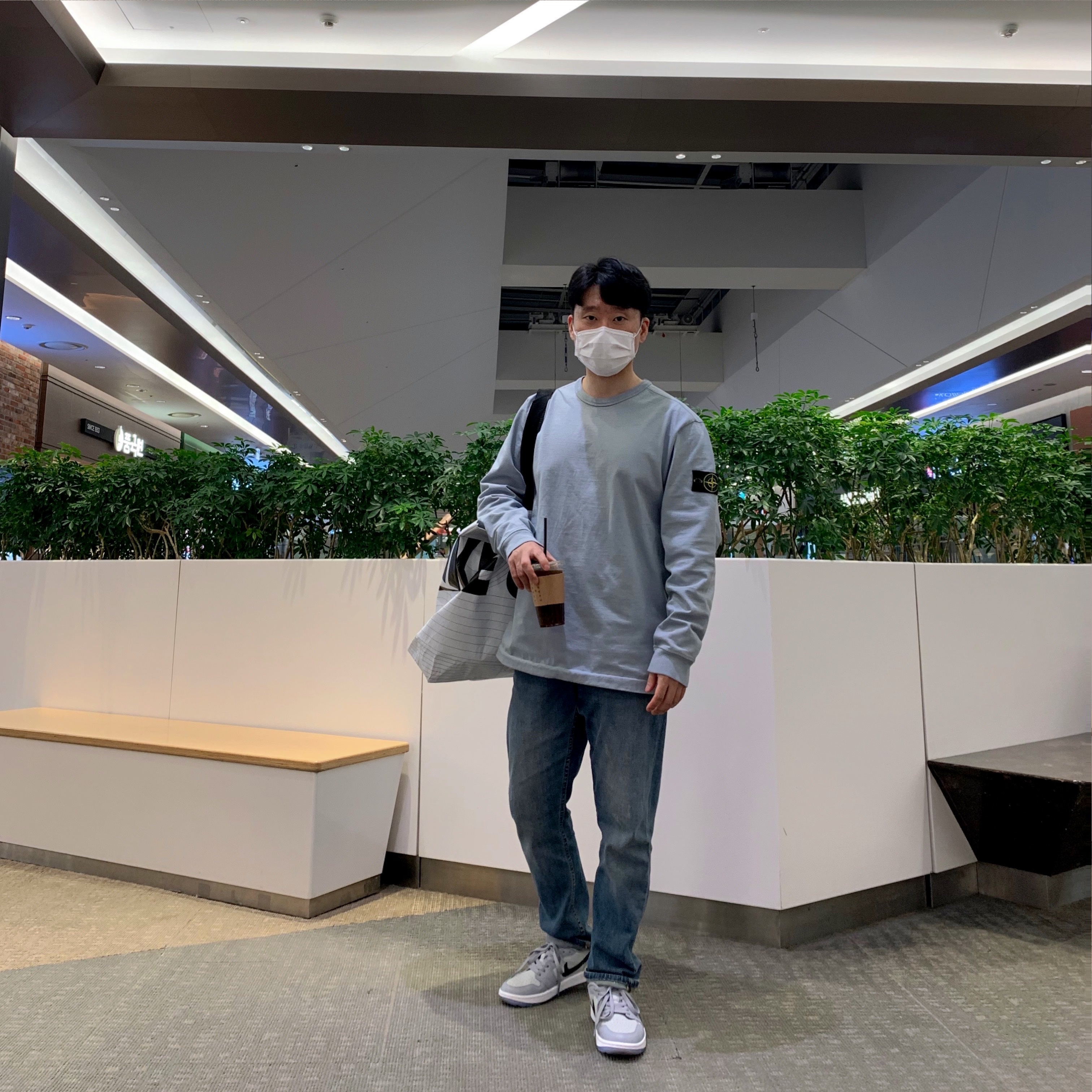 Stone Island 64450 Long Sleeve Crewneck Sweatshirt Light Grey - 21FW, Jordan 1 Low Golf Wolf Grey 착용 스타일