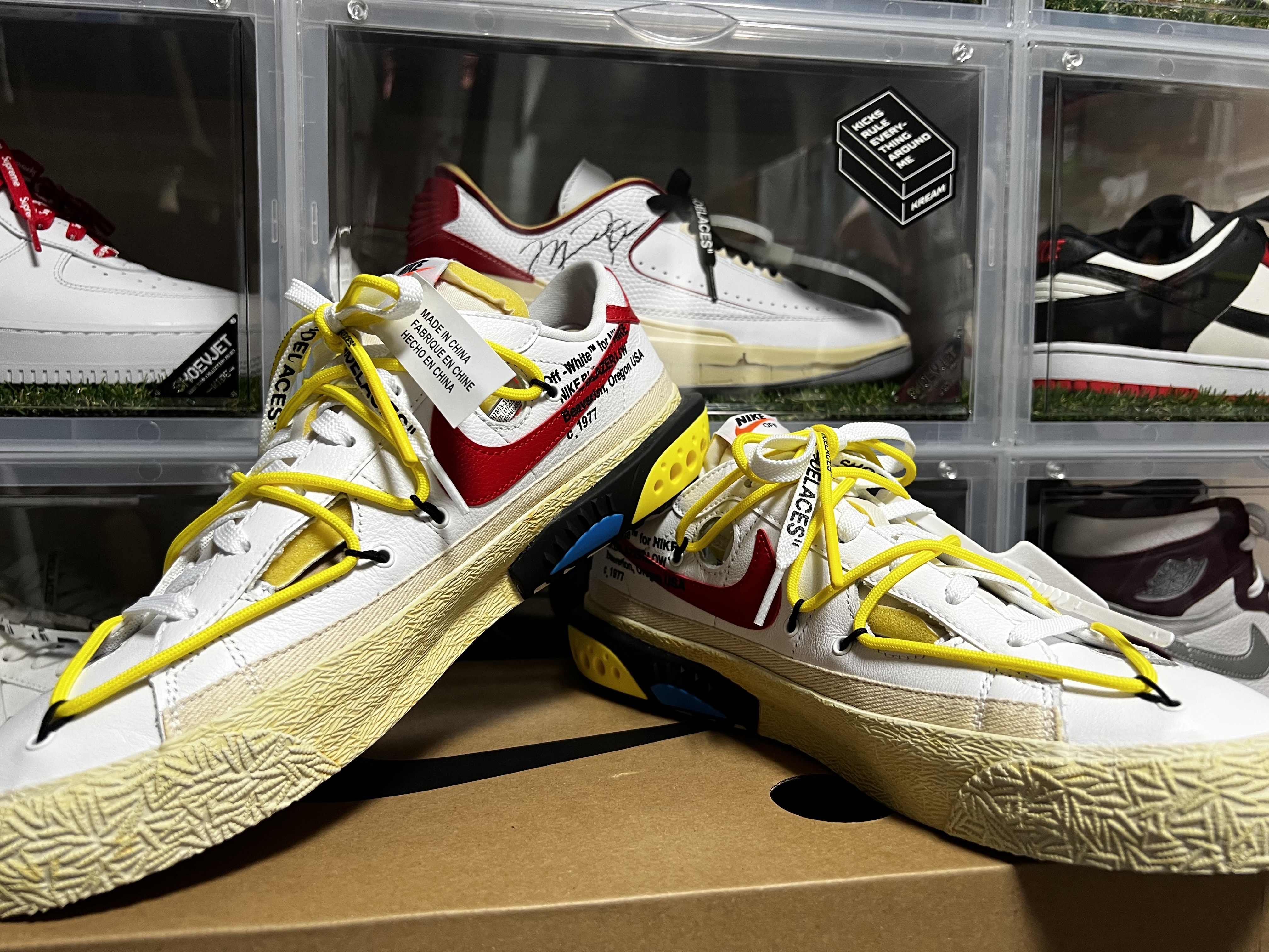 Nike x Off-White Blazer Low '77 White and University Red 착용 스타일 - 4
