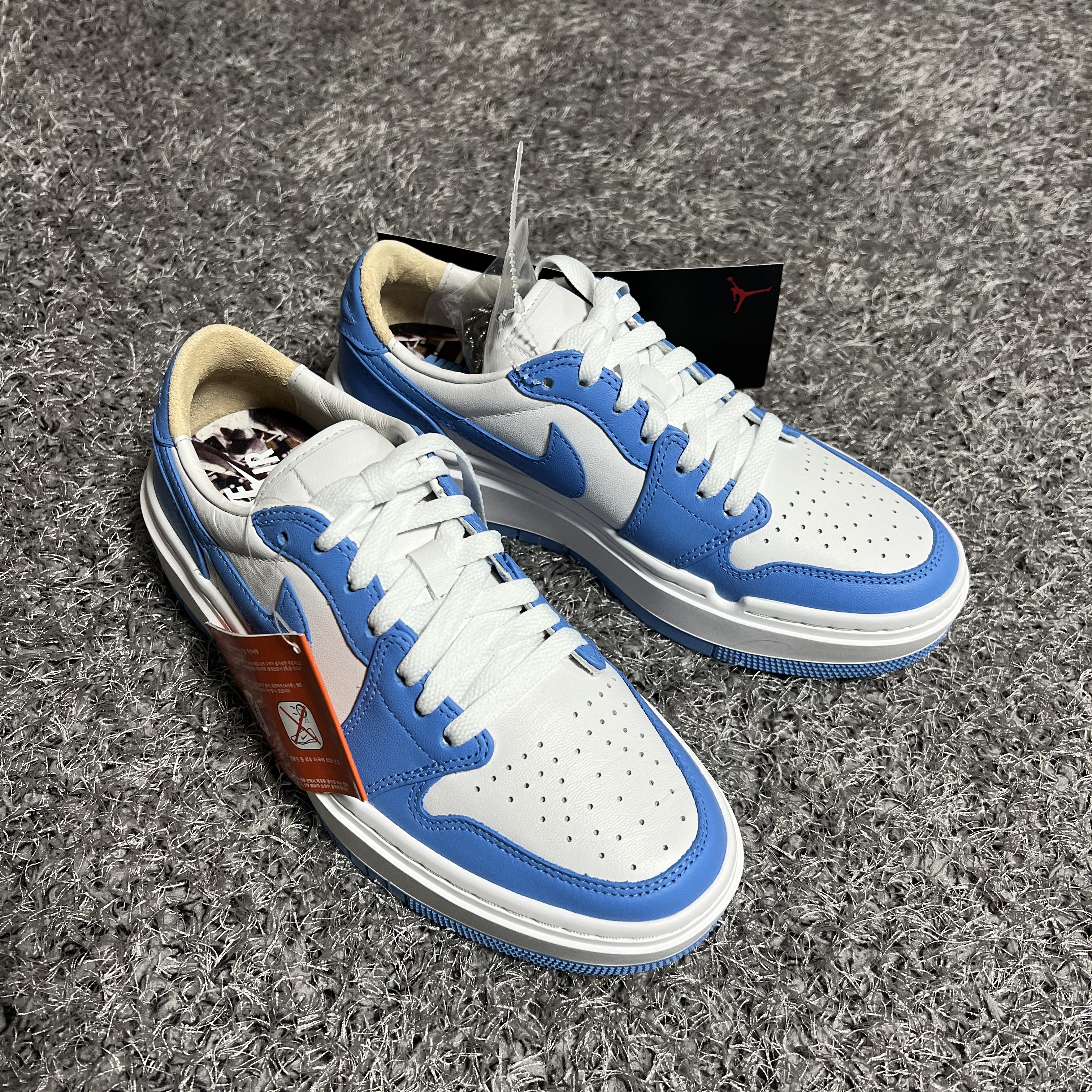 (W) Jordan 1 Elevate Low SE University Blue 착용 스타일 - 1