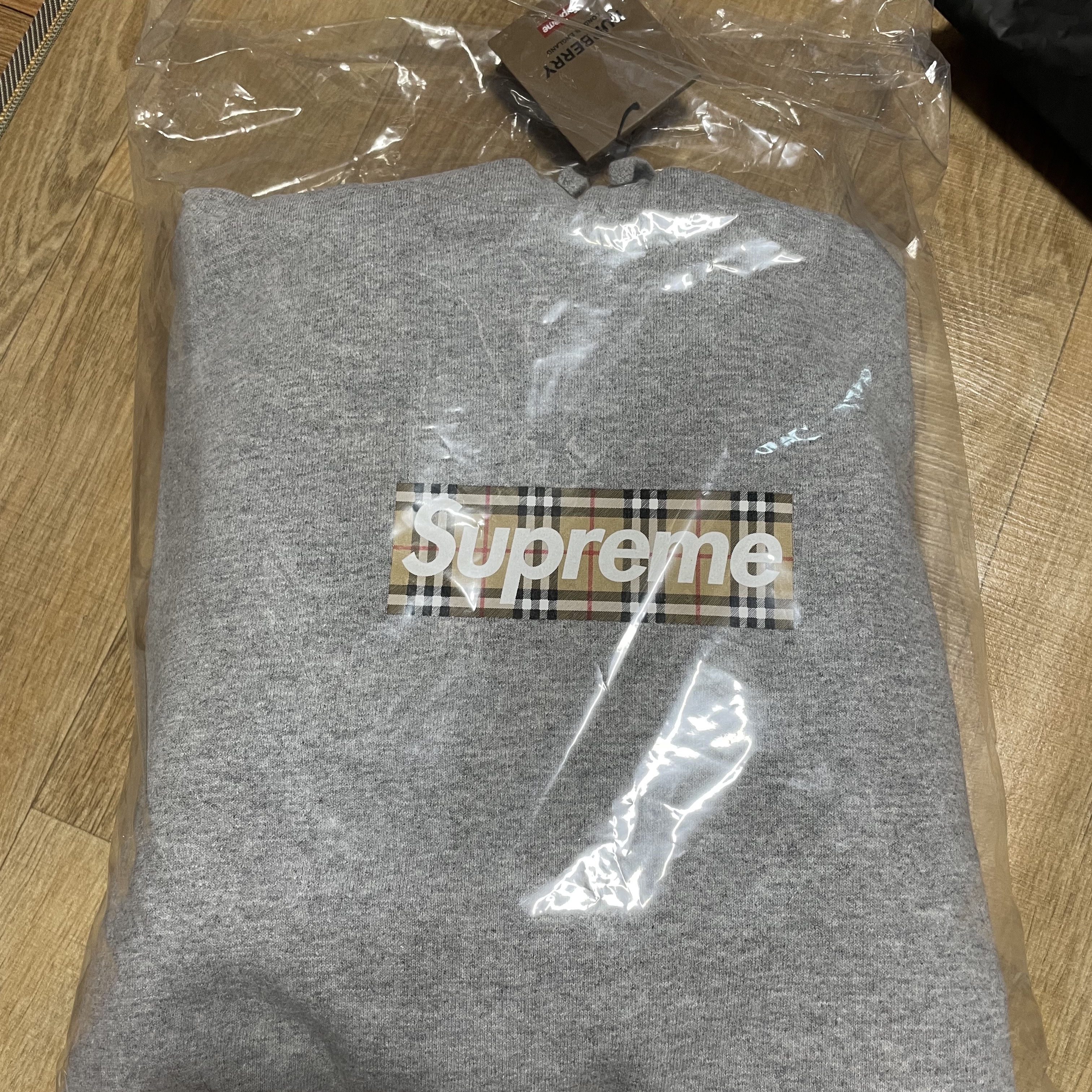 Supreme x Burberry Box Logo Hooded Sweatshirt Heather Grey - 22SS 착용 스타일