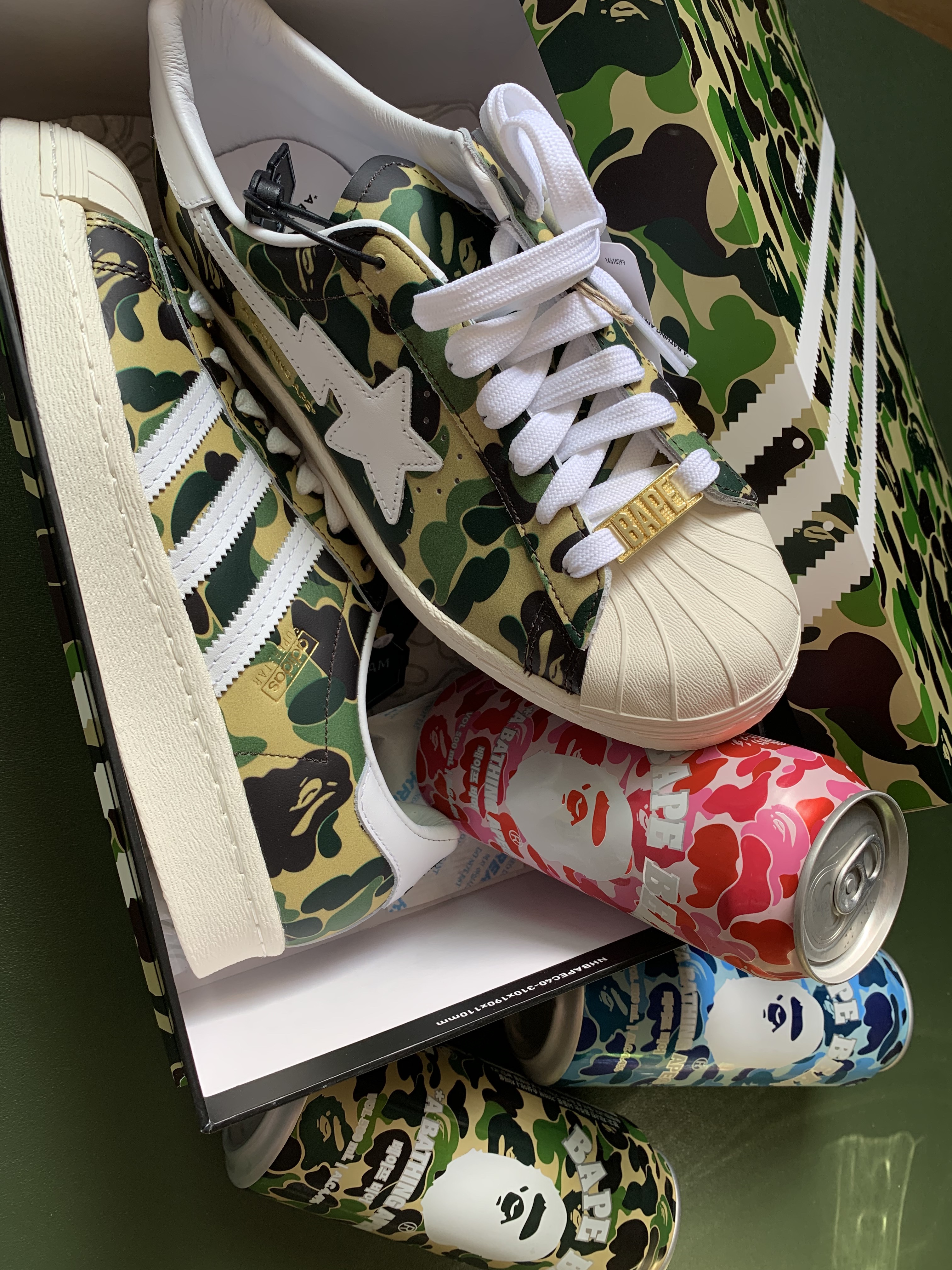Adidas x BAPE Superstar 80s Green Camo 착용 스타일