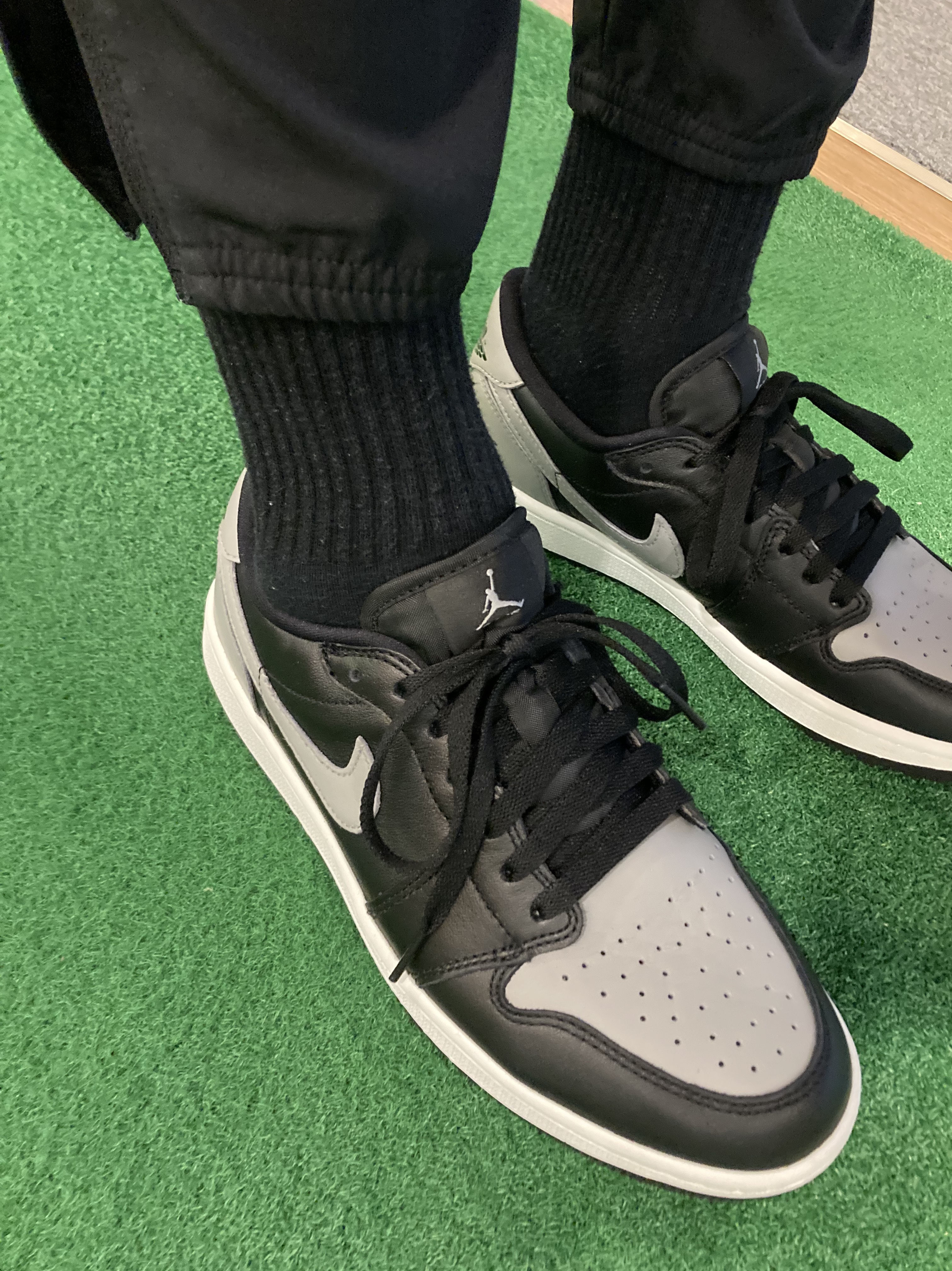 Jordan 1 Low Golf Shadow 착용 스타일 - 1