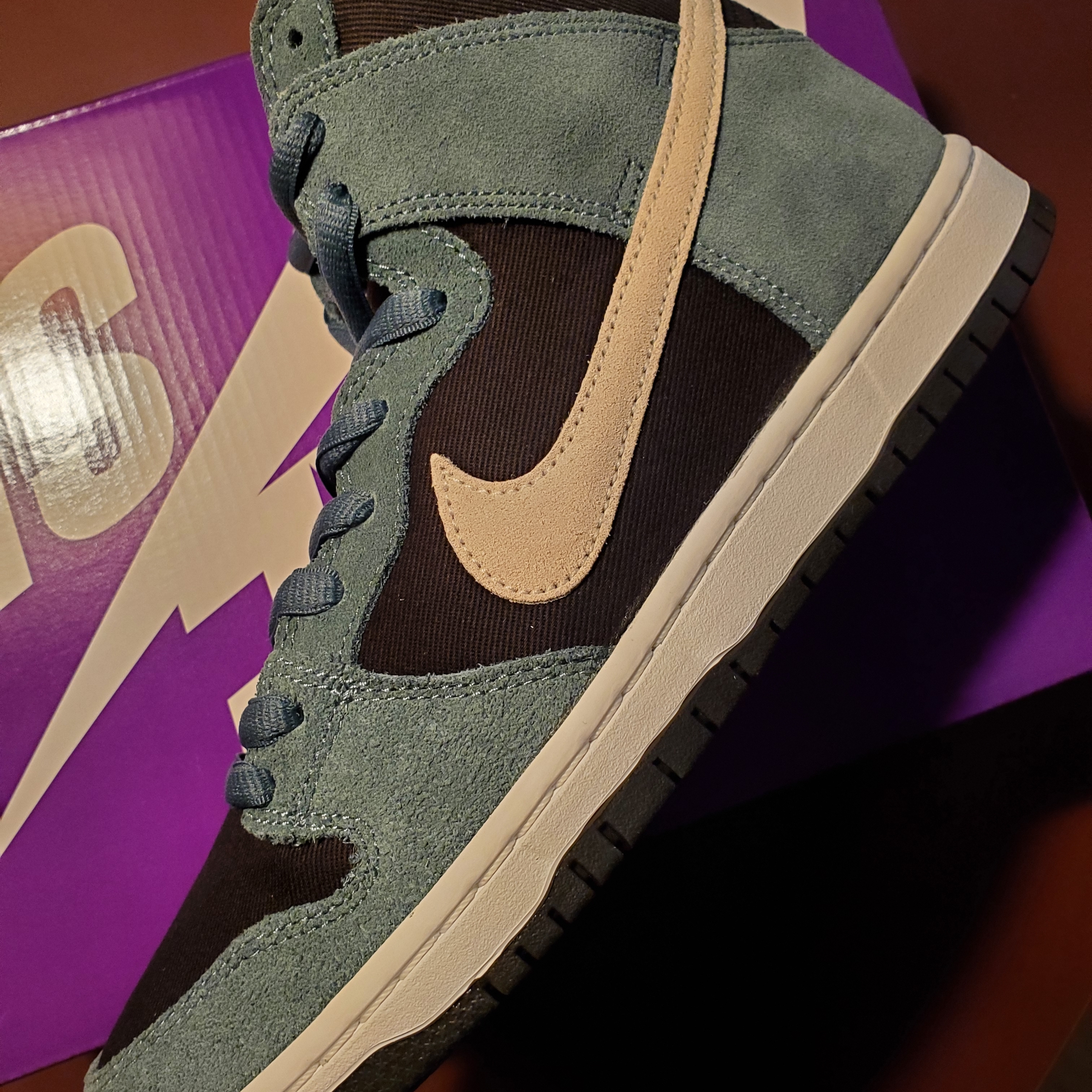 Nike SB Dunk High Pro Mineral Slate Suede 착용 스타일