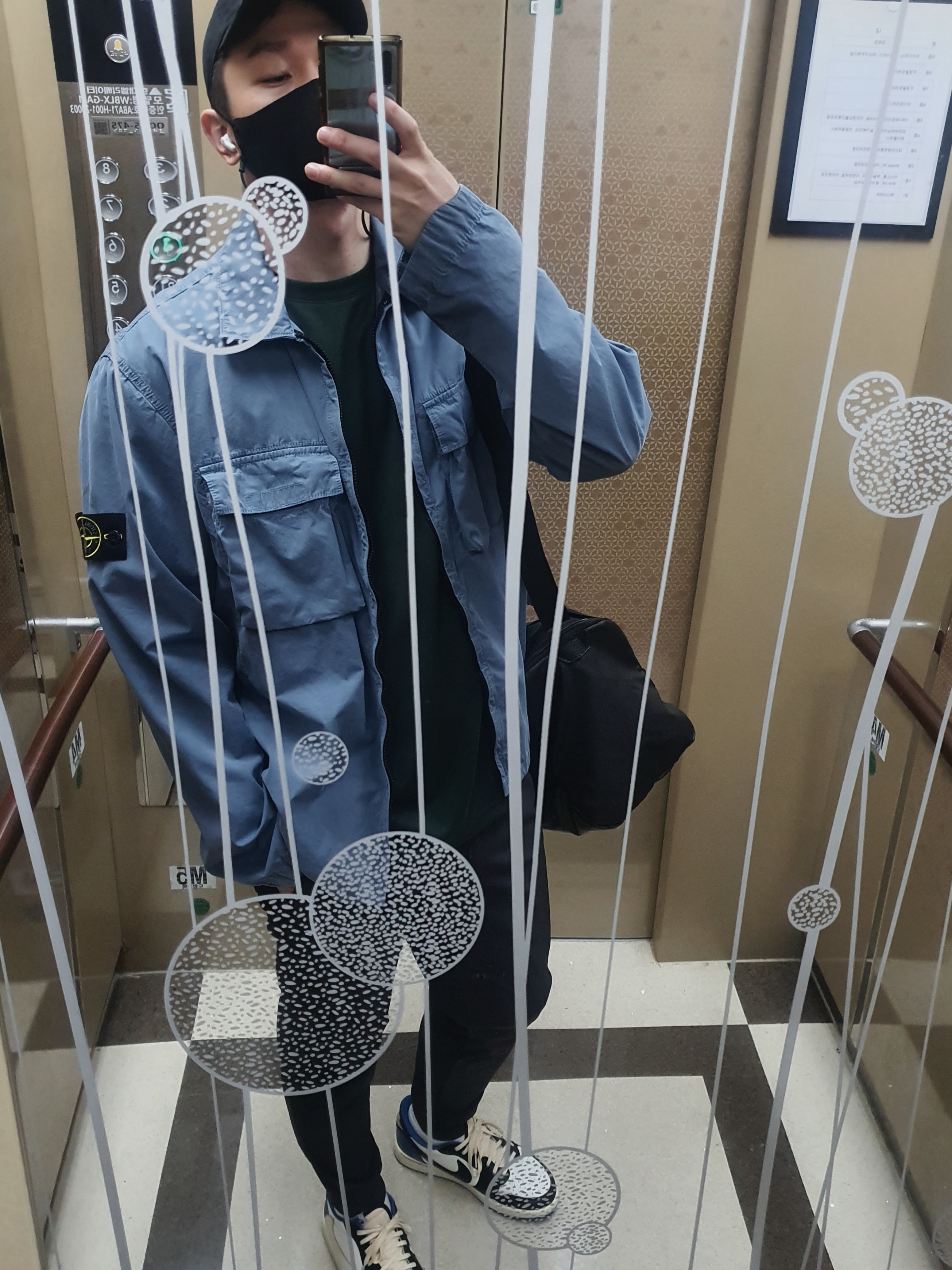 Stone Island 114WN T.CO+OLD Overshirt Pastel Blue - 22SS, Jordan 1 x Travis Scott x Fragment Retro Low OG SP Military Blue 착용 스타일 - 1