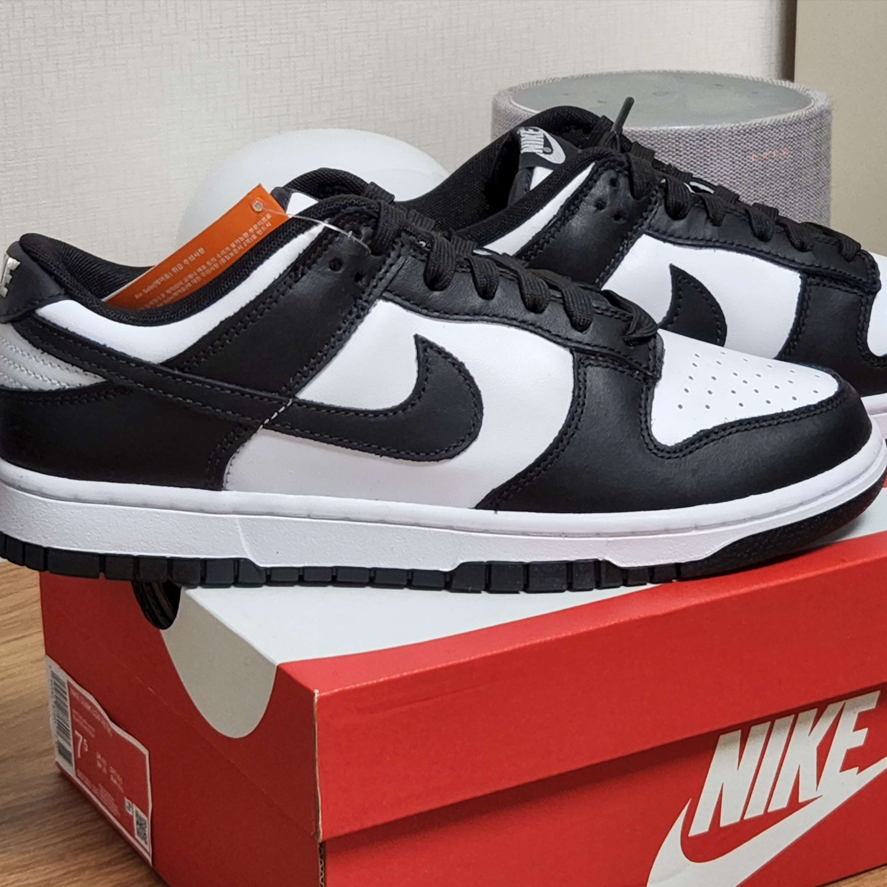 Nike Dunk Low Retro Black 착용 스타일 - 1