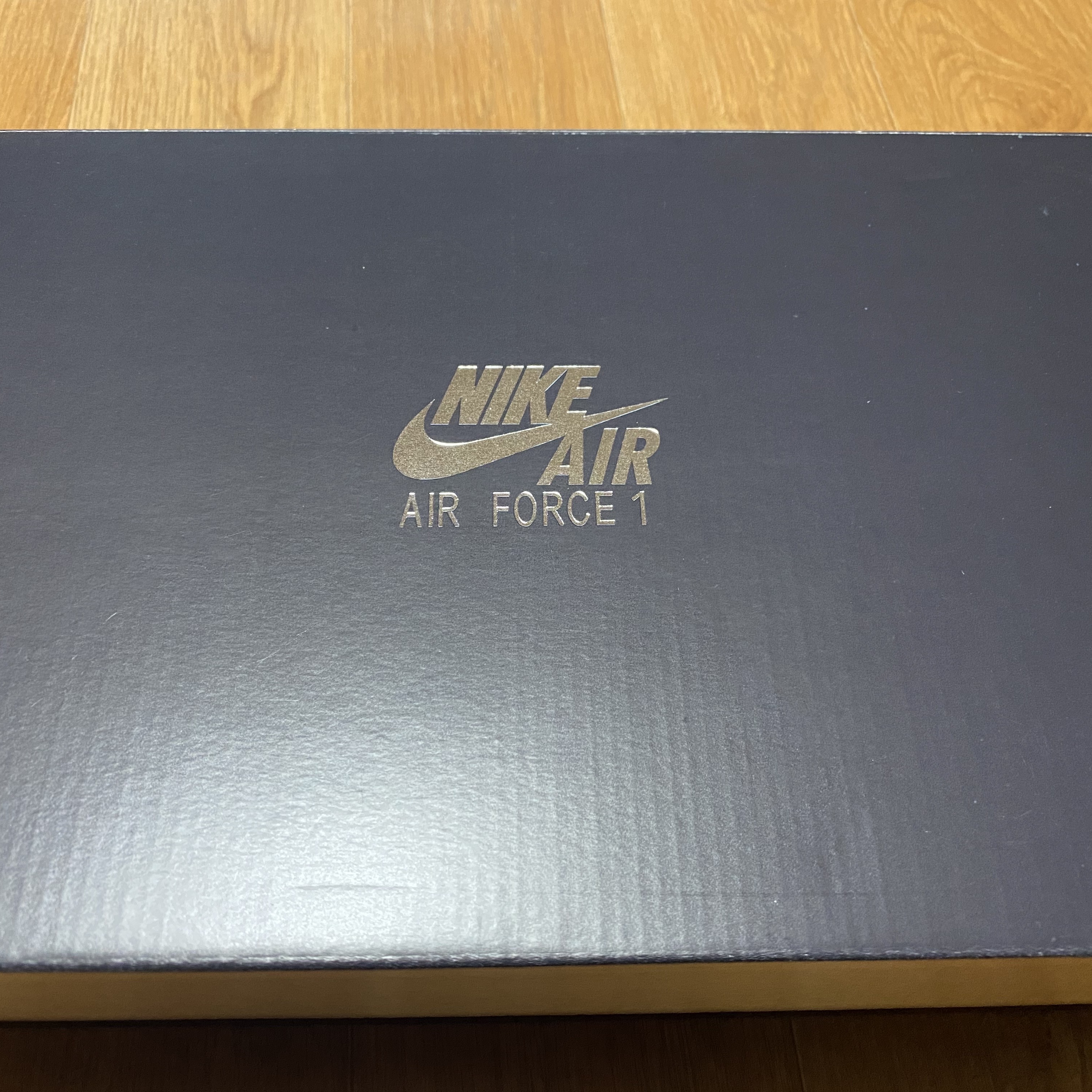 (W) Nike Air Force 1 PLT.AF.ORM Fossil and White 착용 스타일 - 1