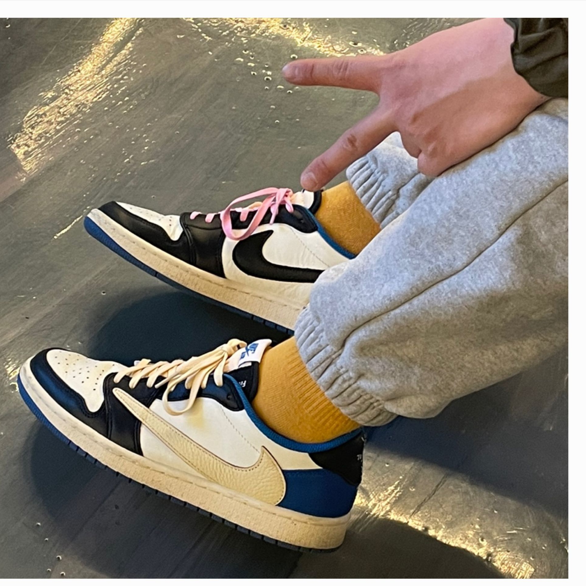 Jordan 1 x Travis Scott x Fragment Retro Low OG SP Military Blue 착용 스타일