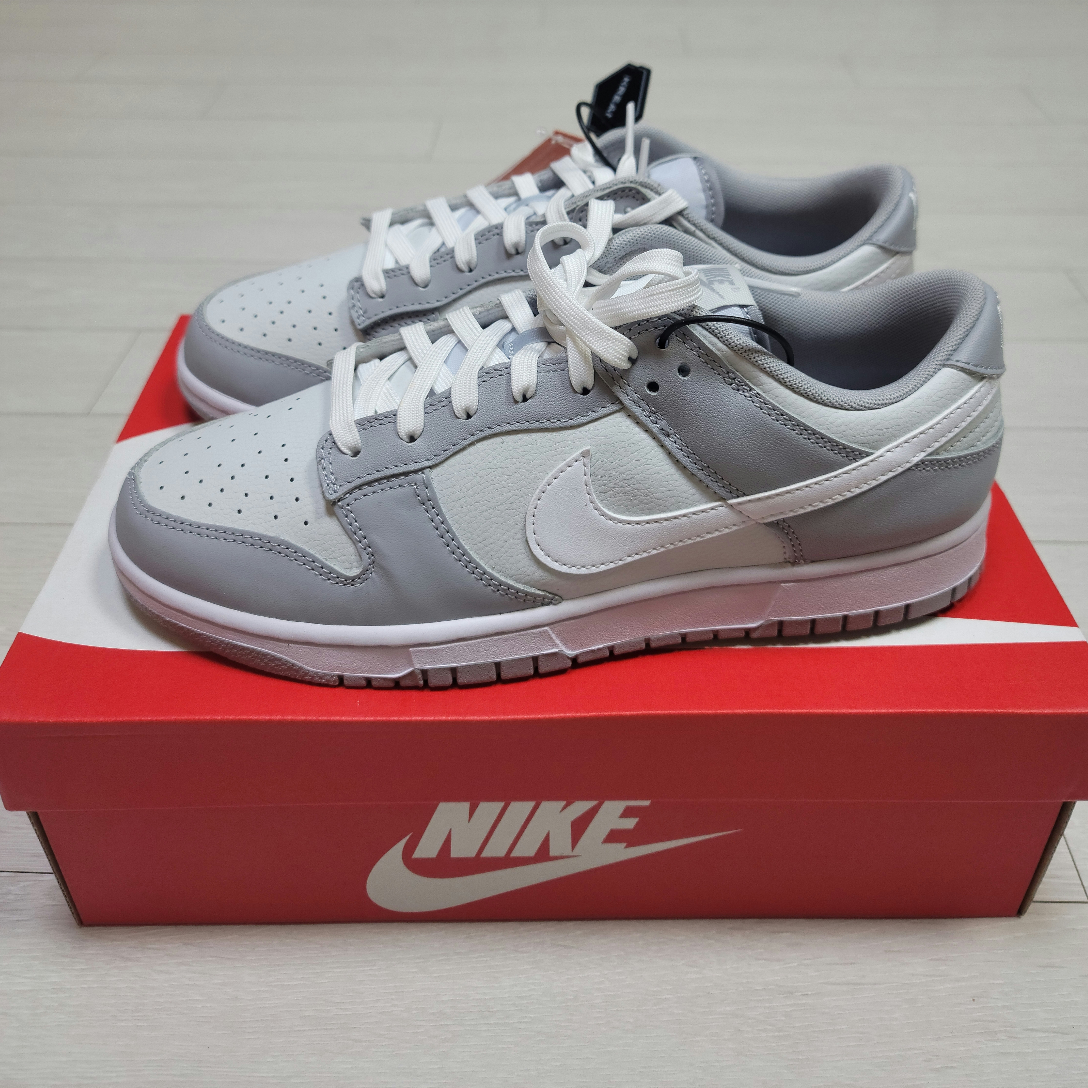 Nike Dunk Low Retro Wolf Grey 착용 스타일 - 2