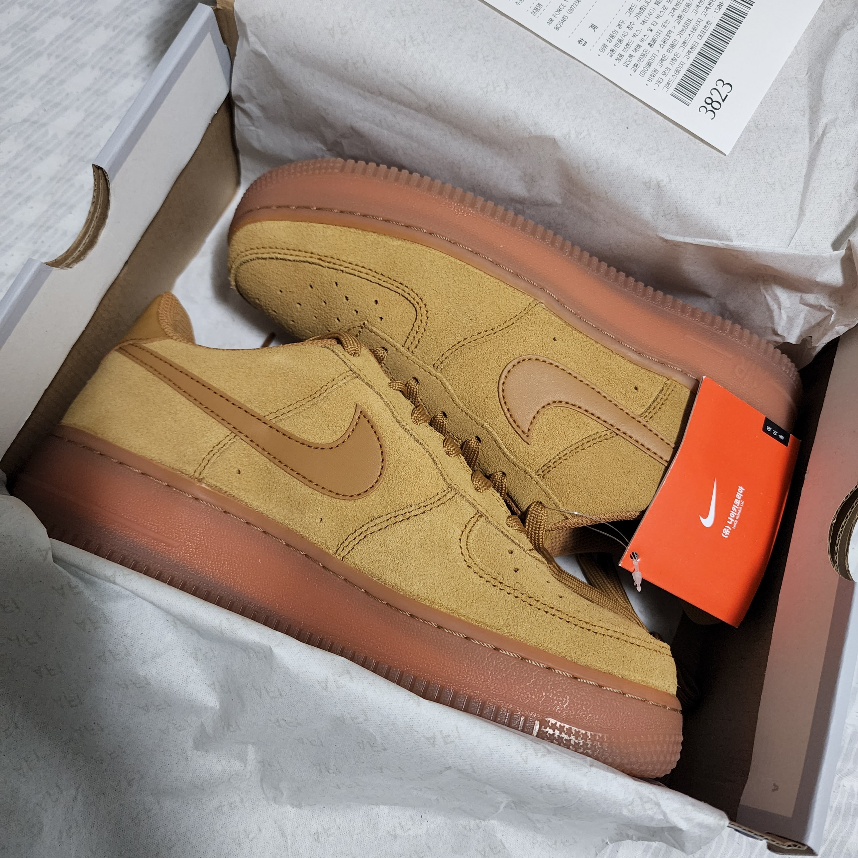 (GS) Nike Air Force 1 LV8 3 Wheat 착용 스타일 - 1
