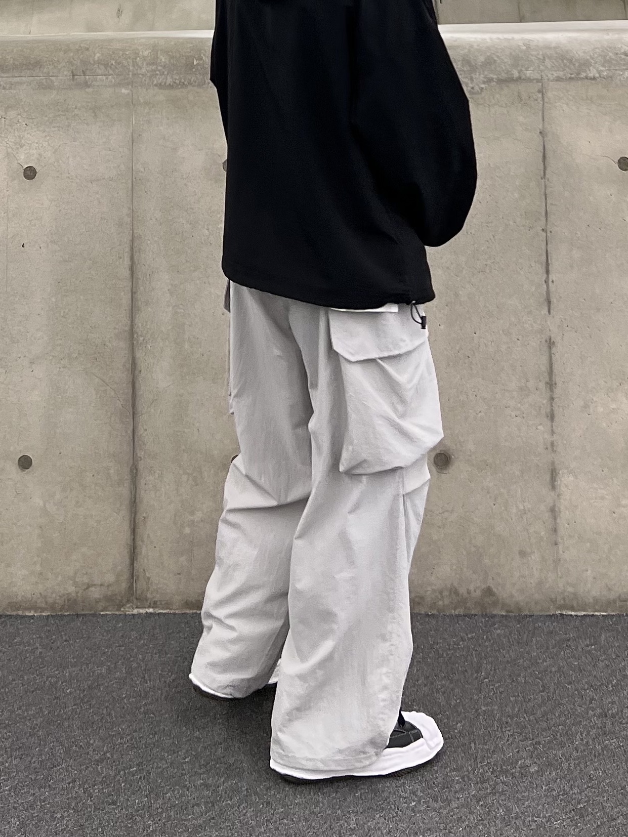 Maison Mihara Yasuhiro Blakey OG Sole Leather Low-top Sneakers Black, Adidas Superstar Premium Black White 착용 스타일 - 2