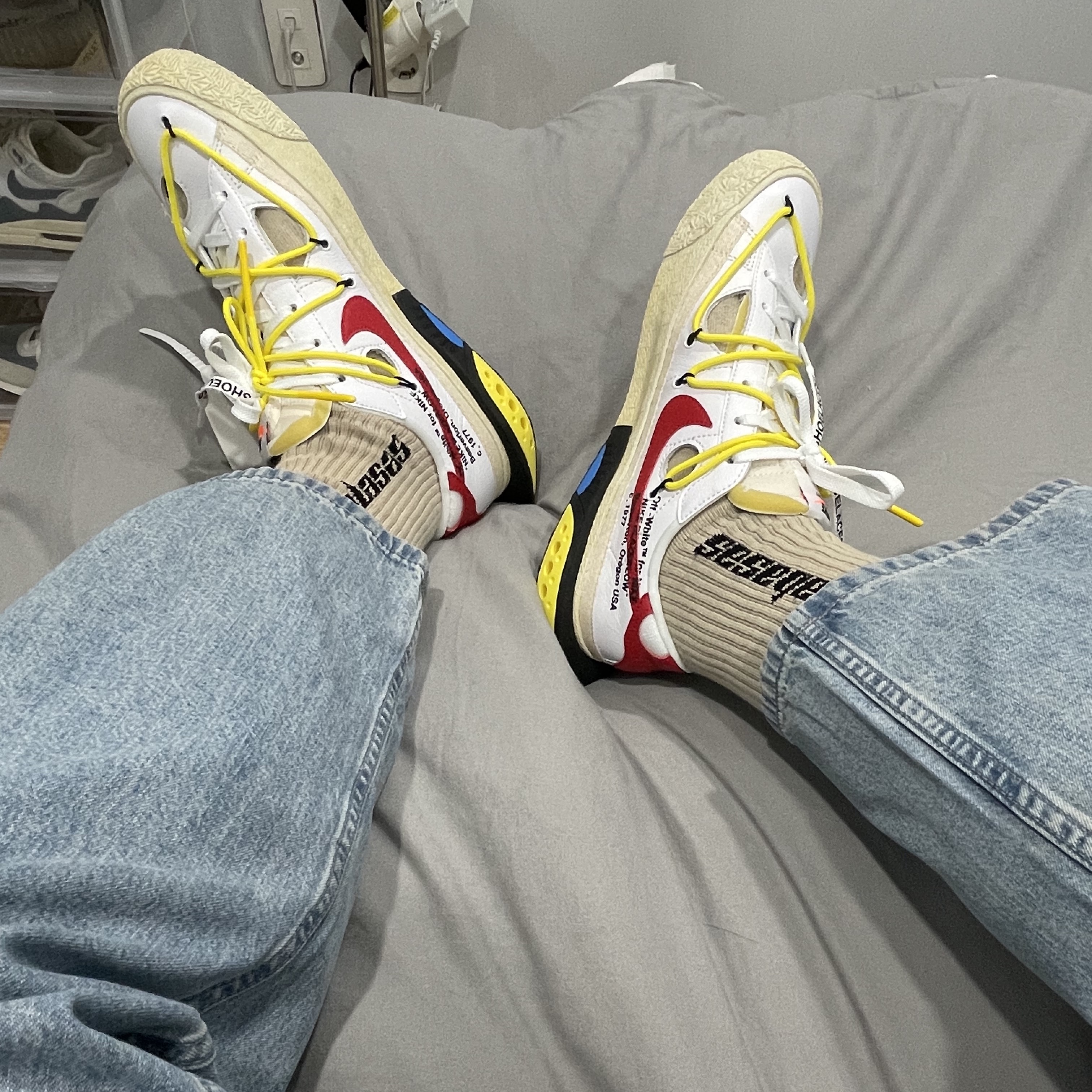 Nike x Off-White Blazer Low '77 White and University Red 착용 스타일 - 1