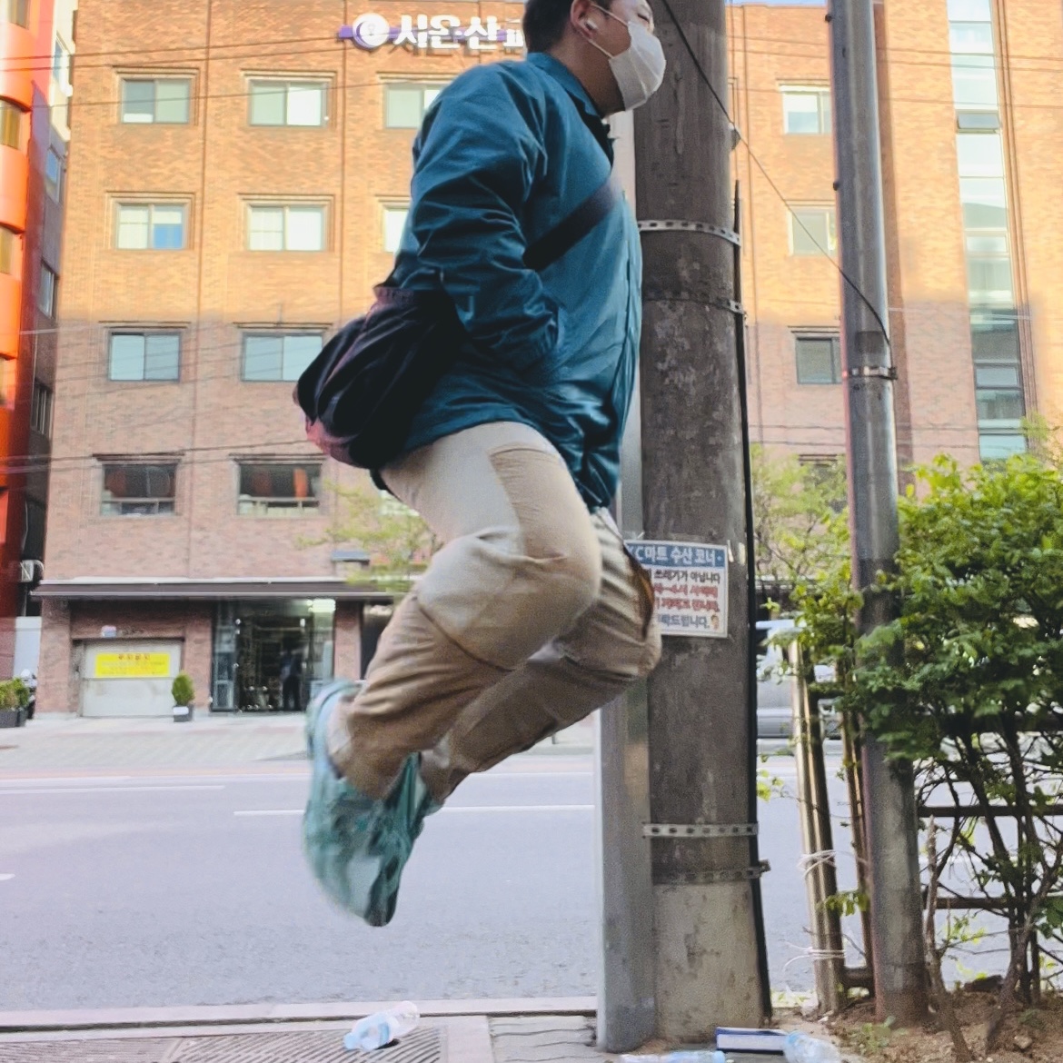 Asics HN2-S Protoblast Shaded Spruce 착용 스타일