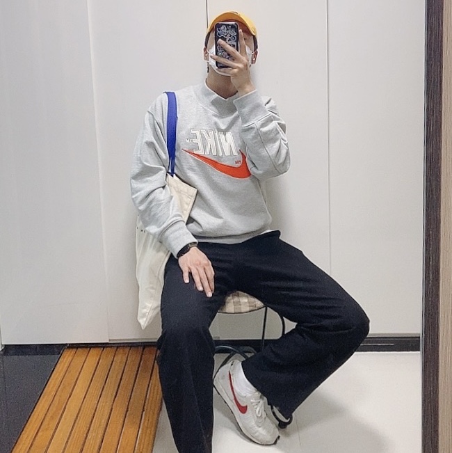 Nike Daybreak SP White University Red 착용 스타일