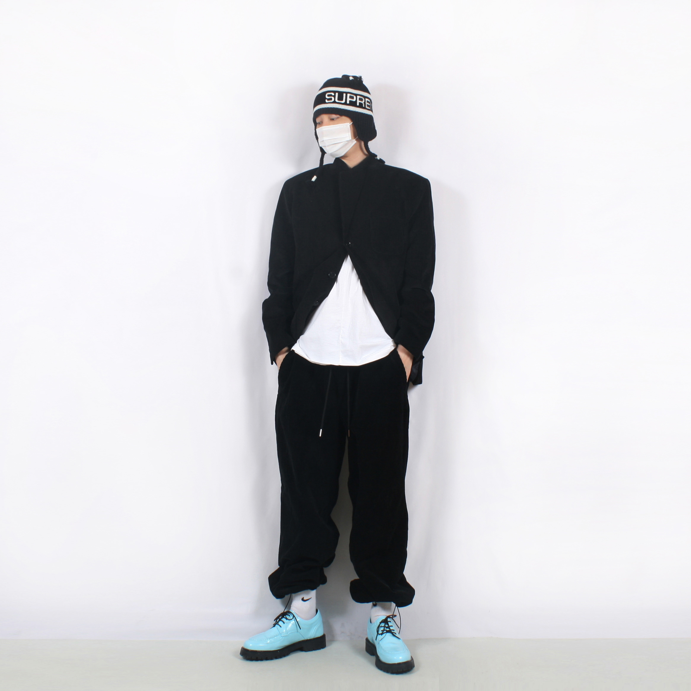 Supreme Split Logo Earflap Beanie White - 19FW, Supreme x Comme des Garcons Shirt Split Box Logo T-Shirt White - 18FW 착용 스타일