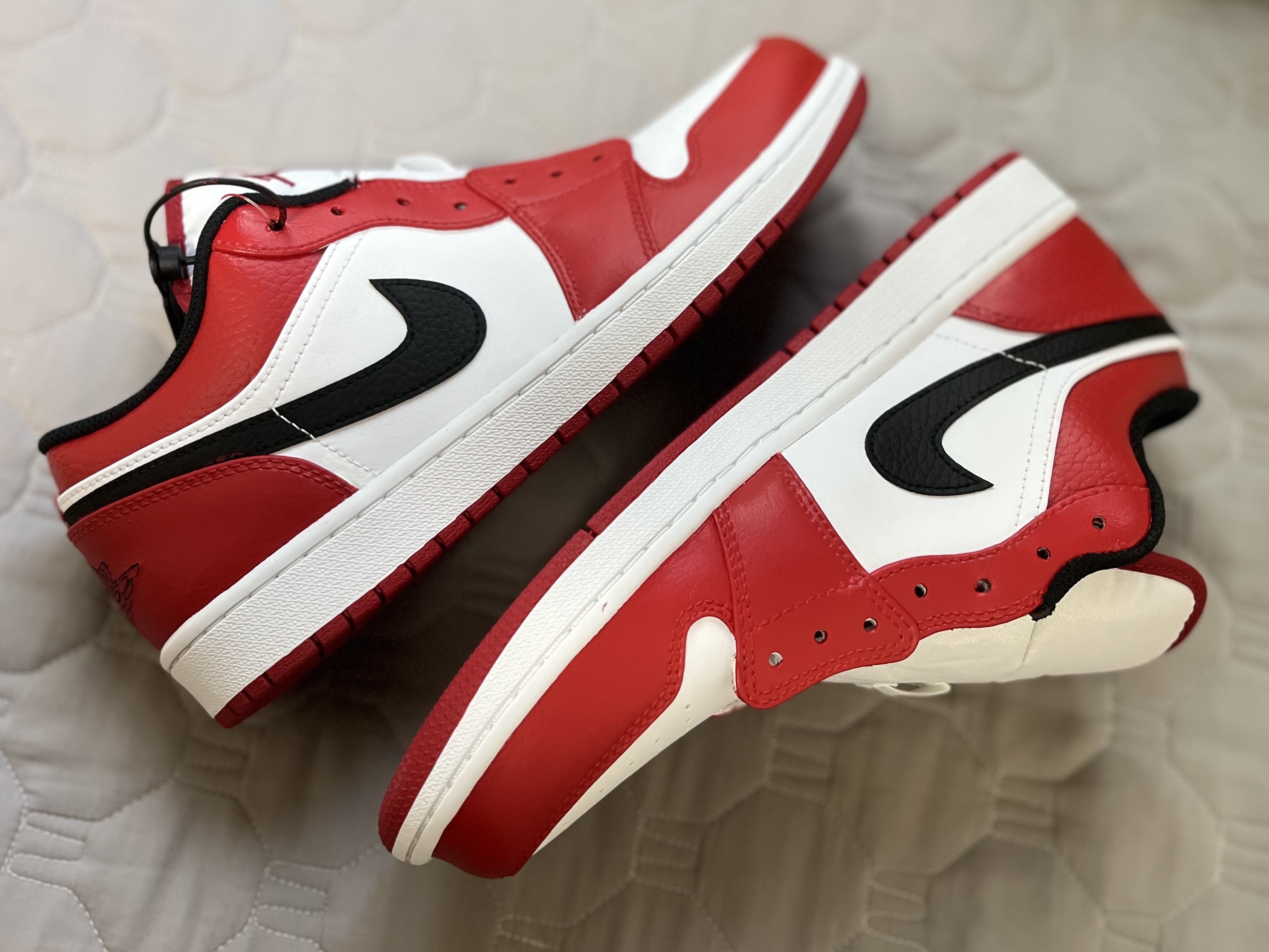 Jordan 1 Low White Red Black, (GS) Jordan 1 Low White Red Black 착용 스타일 - 3