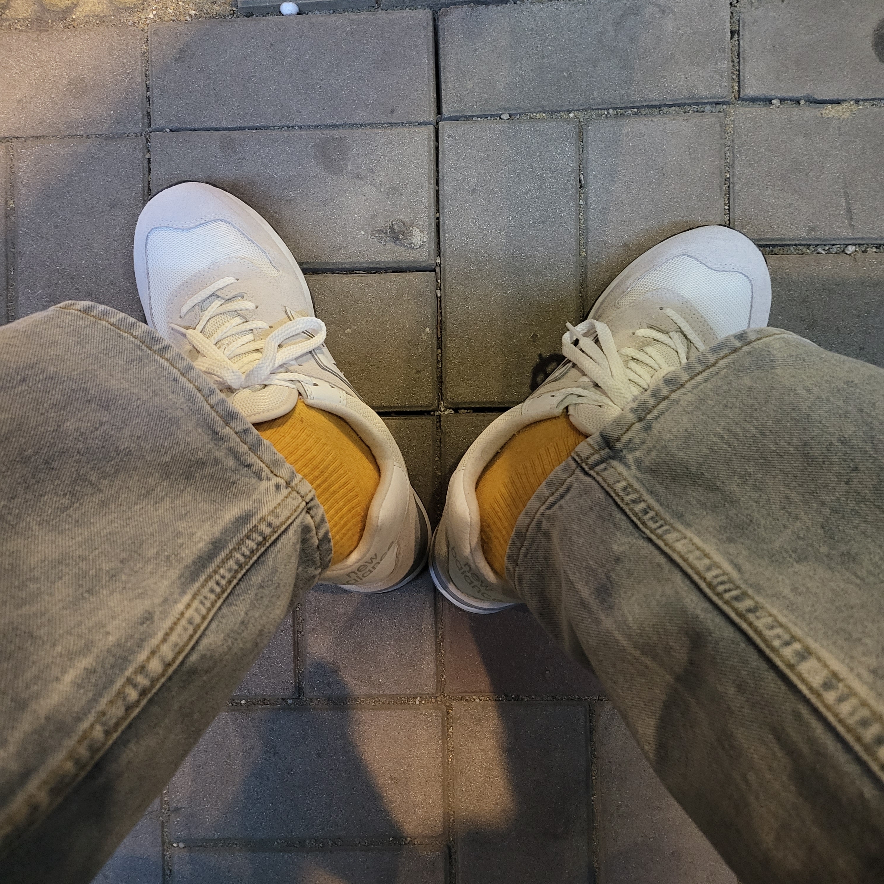 New Balance 574 Ivory - D Standard 착용 스타일 - 3