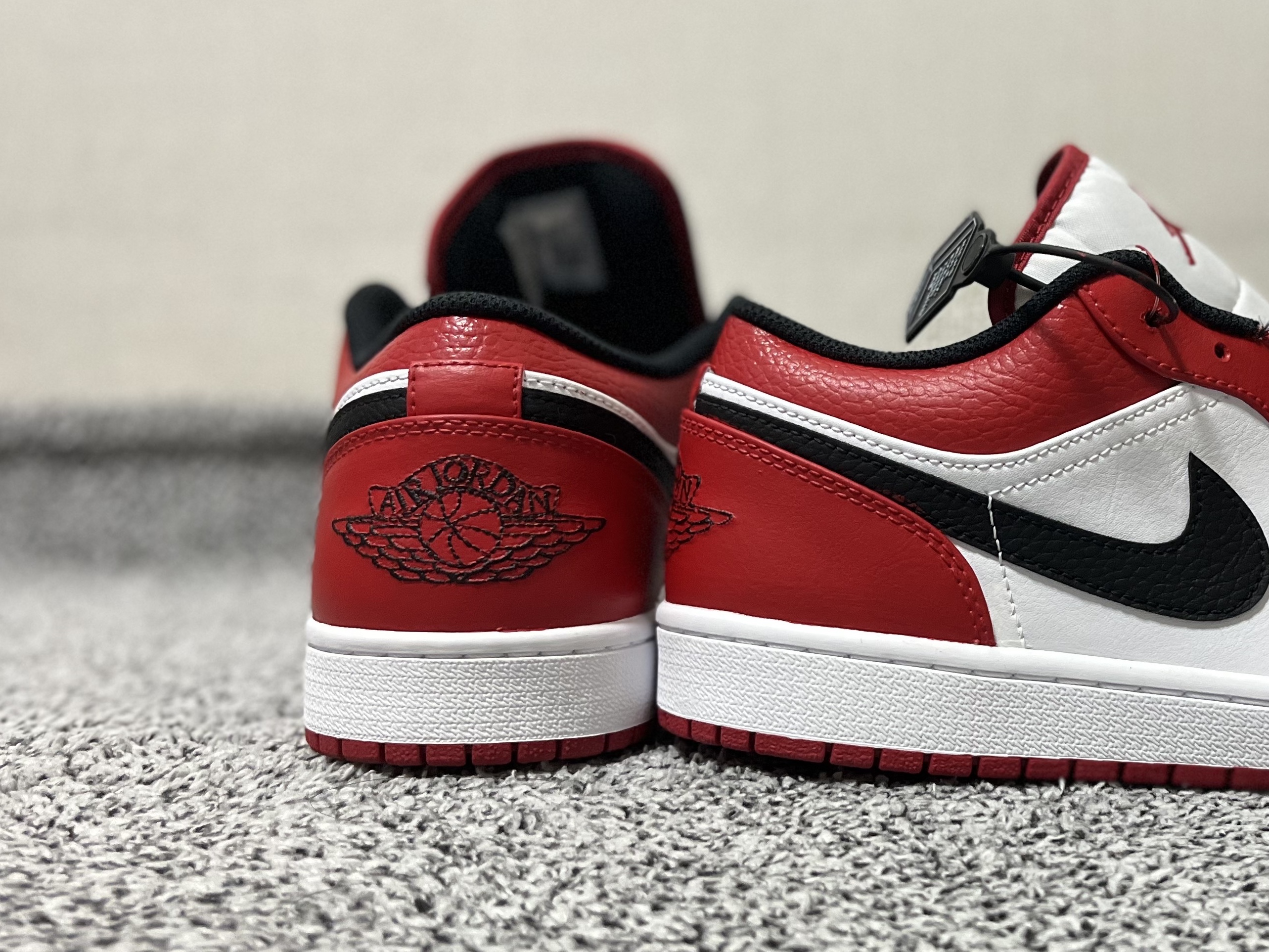 Jordan 1 Low White Red Black, (GS) Jordan 1 Low White Red Black 착용 스타일 - 2