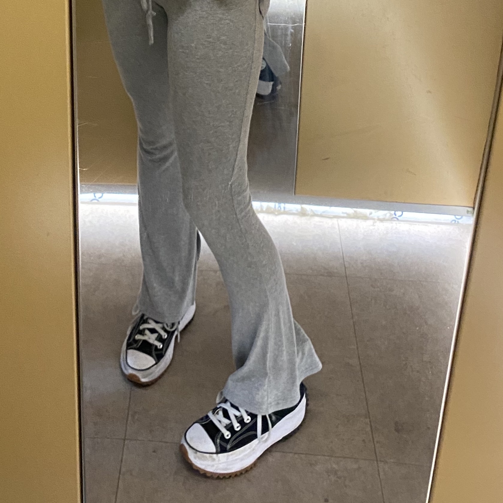 Converse Run Star Hike Hi Black White Gum 착용 스타일 - 3