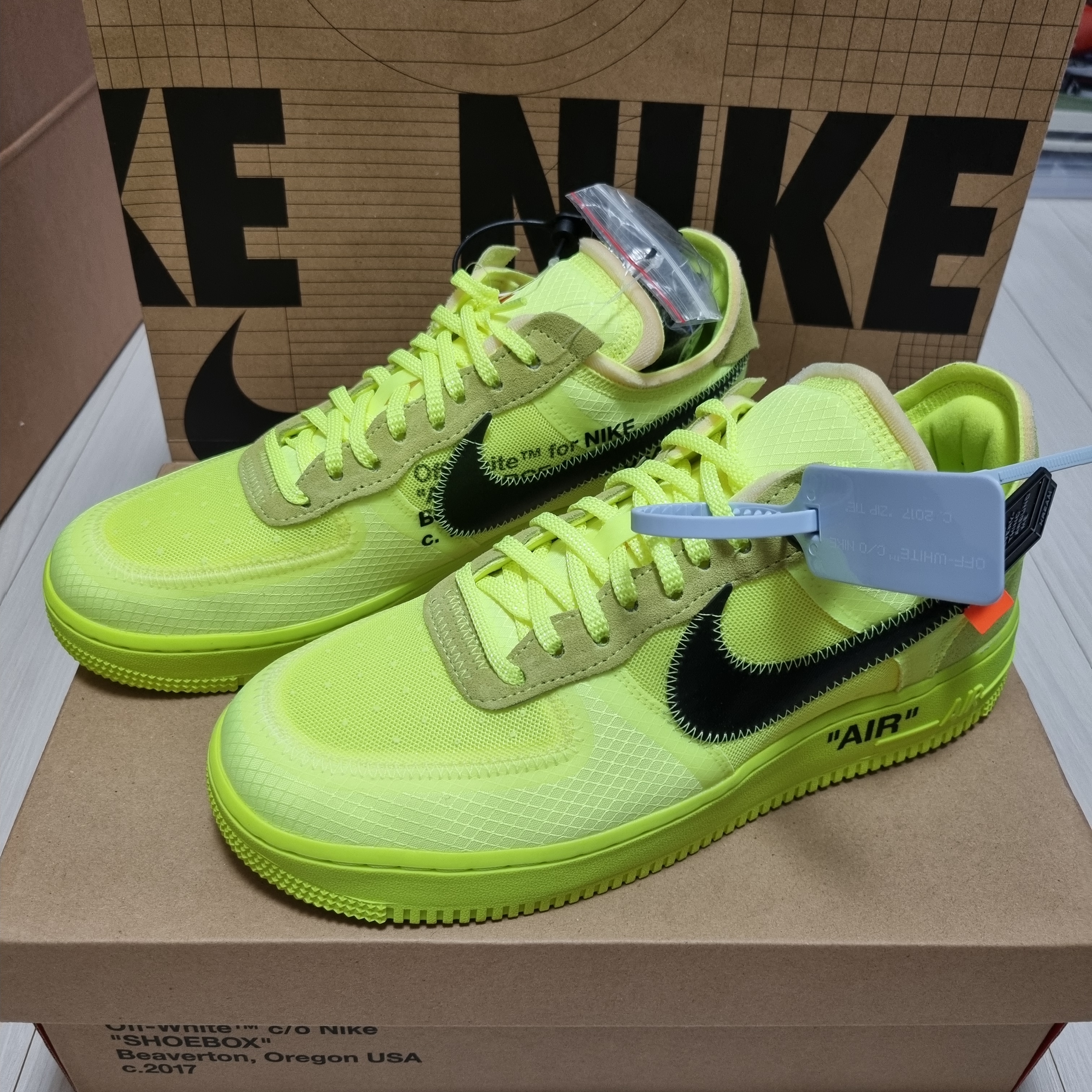 Nike x Off-White Air Force 1 Low Volt 착용 스타일