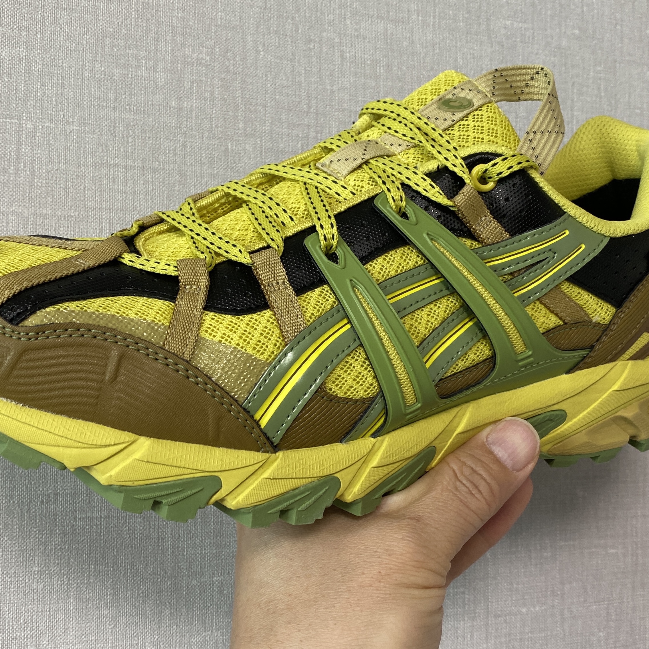 Asics HS4-S Gel-Sonoma 15-50 Gore-Tex Green Sheen Epsom 착용 스타일 - 1