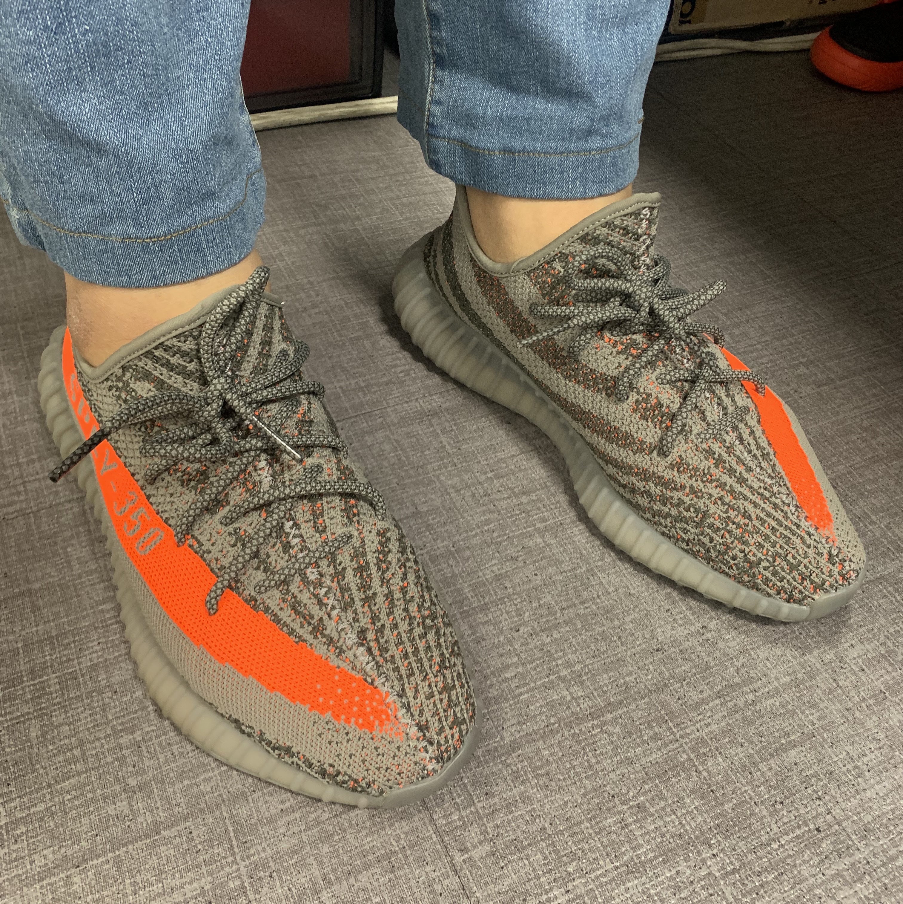 Adidas Yeezy Boost 350 V2 Beluga - Reflective 착용 스타일