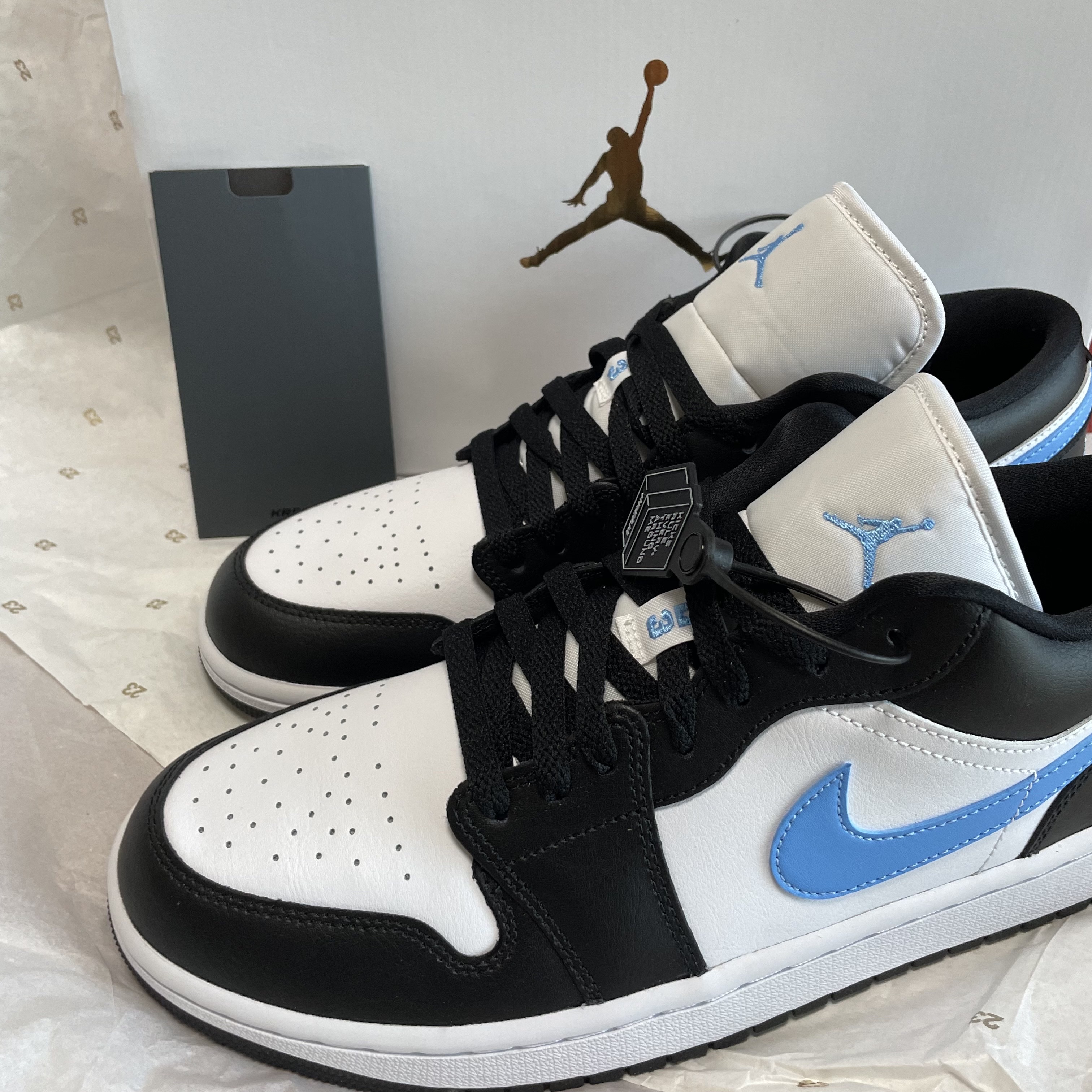 (W) Jordan 1 Low Black University Blue 착용 스타일