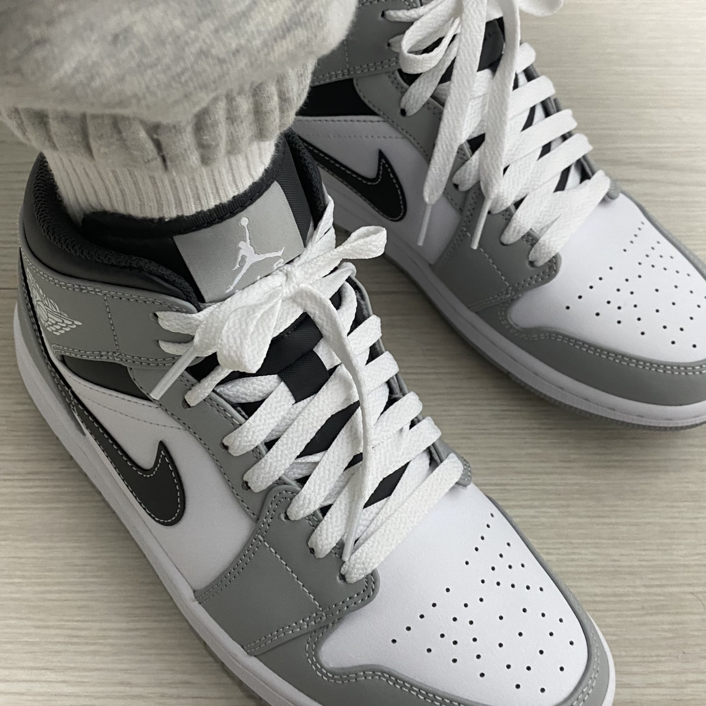 Jordan 1 Mid Light Smoke Grey Anthracite 착용 스타일