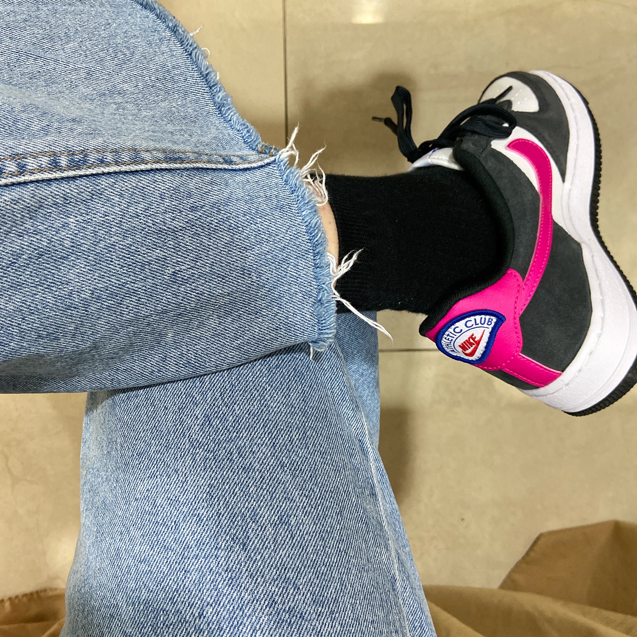 (GS) Nike Air Force 1 LV8 Athletic Club Black Pink Prime 착용 스타일