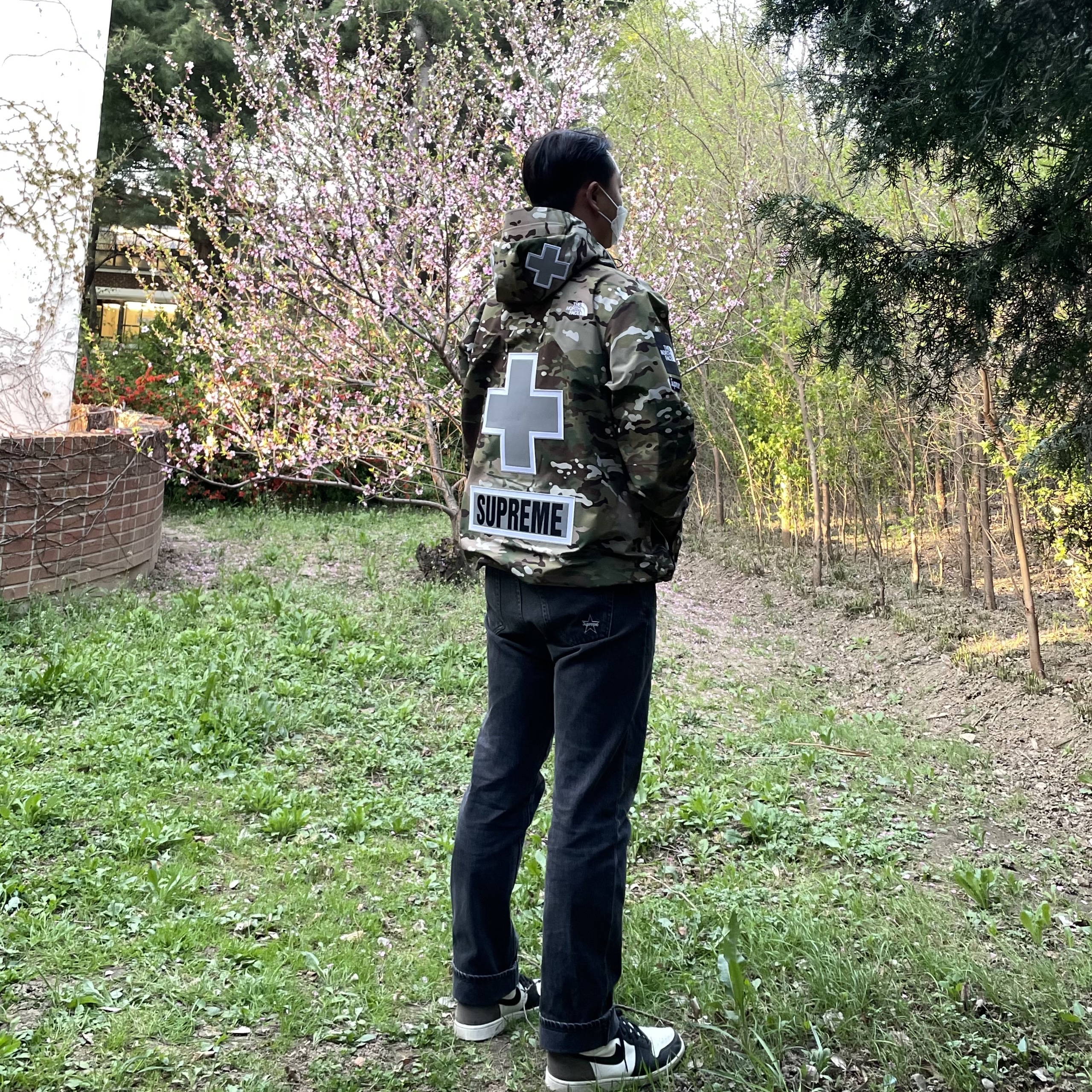 Supreme x The North Face Summit Series Rescue Mountain Pro Jacket Multi Camo - 22SS, Jordan 1 Retro High OG Black Mocha 착용 스타일