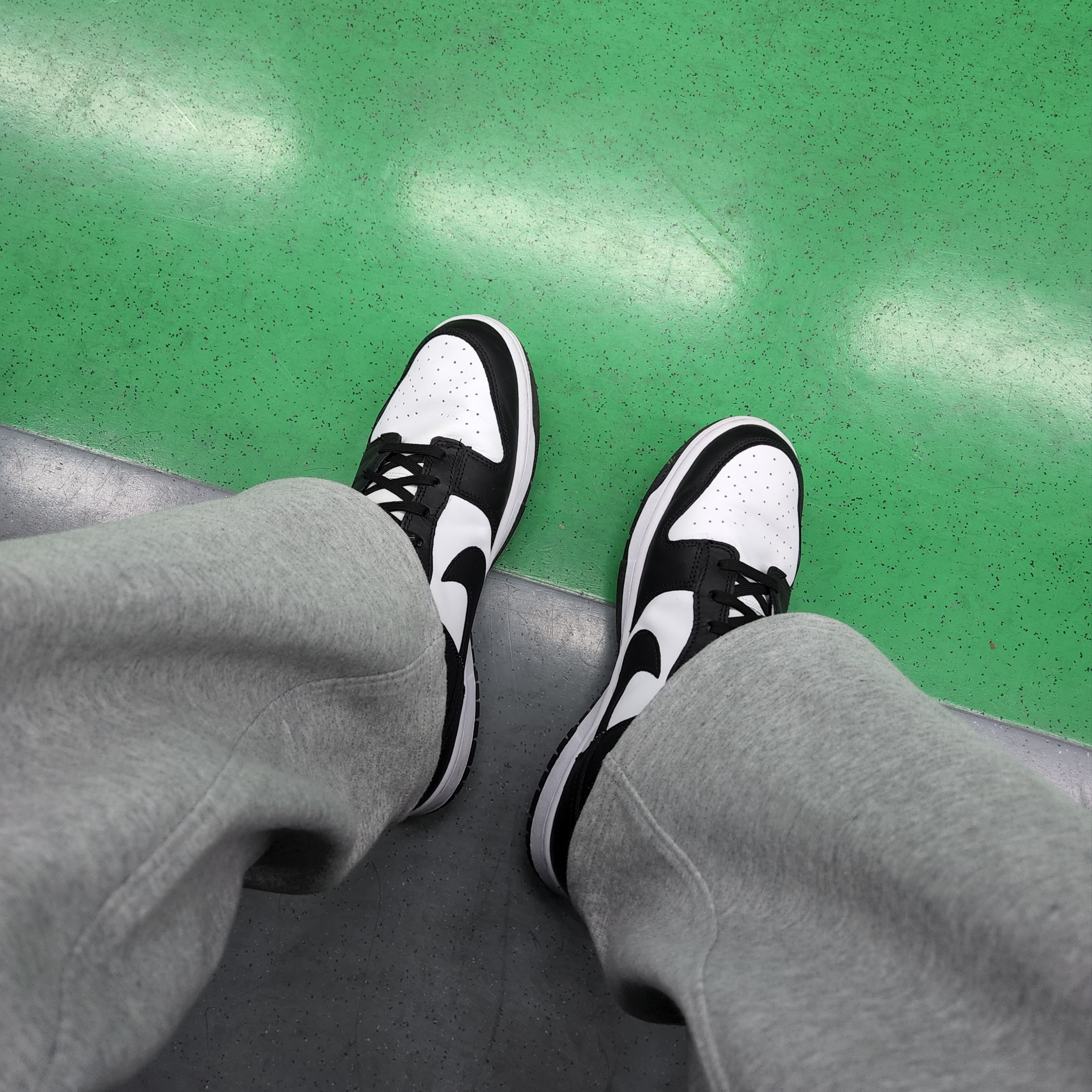 Nike Dunk Low Retro Black 착용 스타일