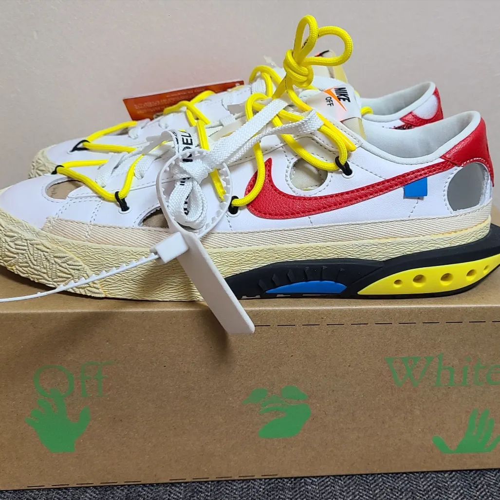 Nike x Off-White Blazer Low '77 White and University Red 착용 스타일