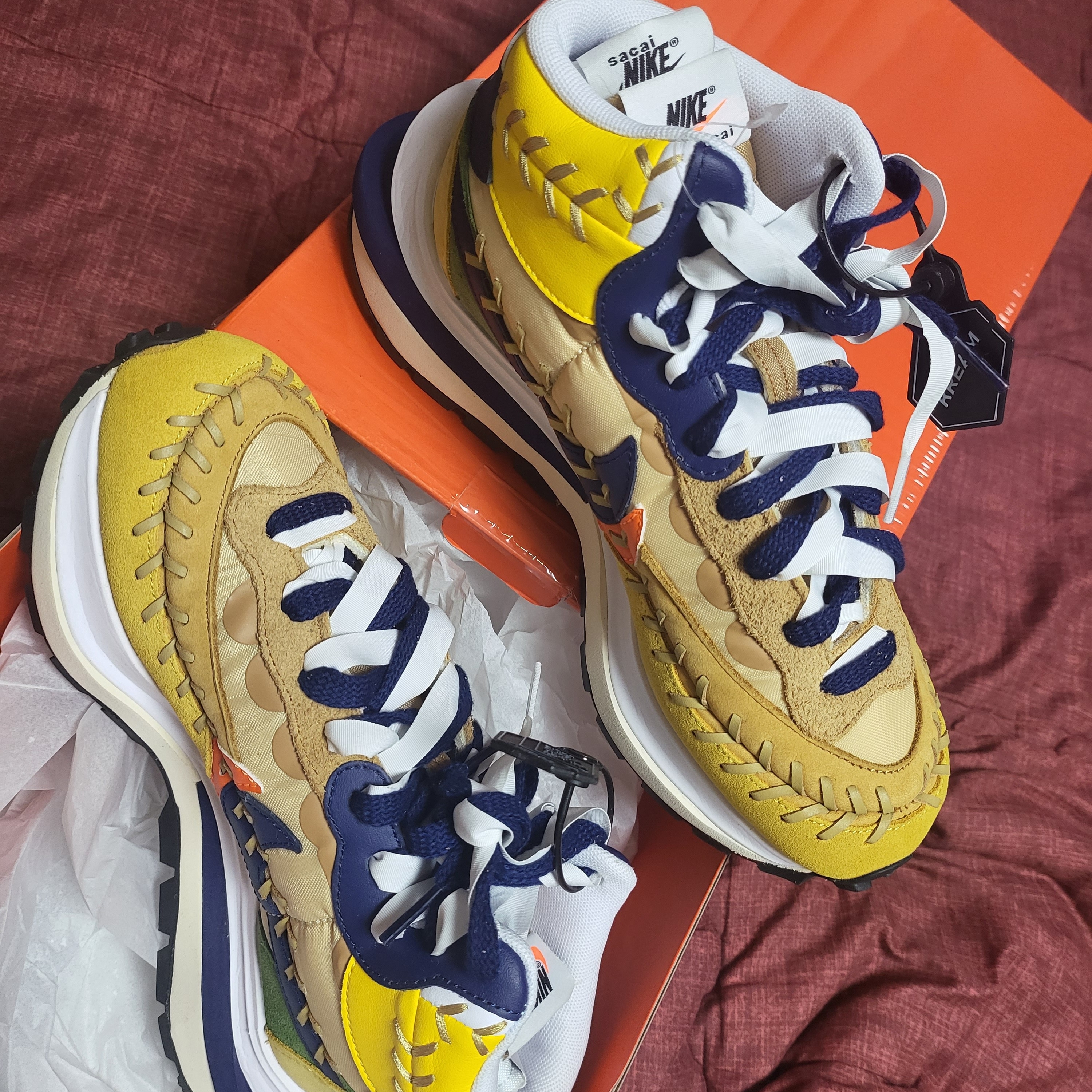 Nike x Sacai x Jean Paul Gaultier VaporWaffle Sesame Blue Void 착용 스타일 - 2