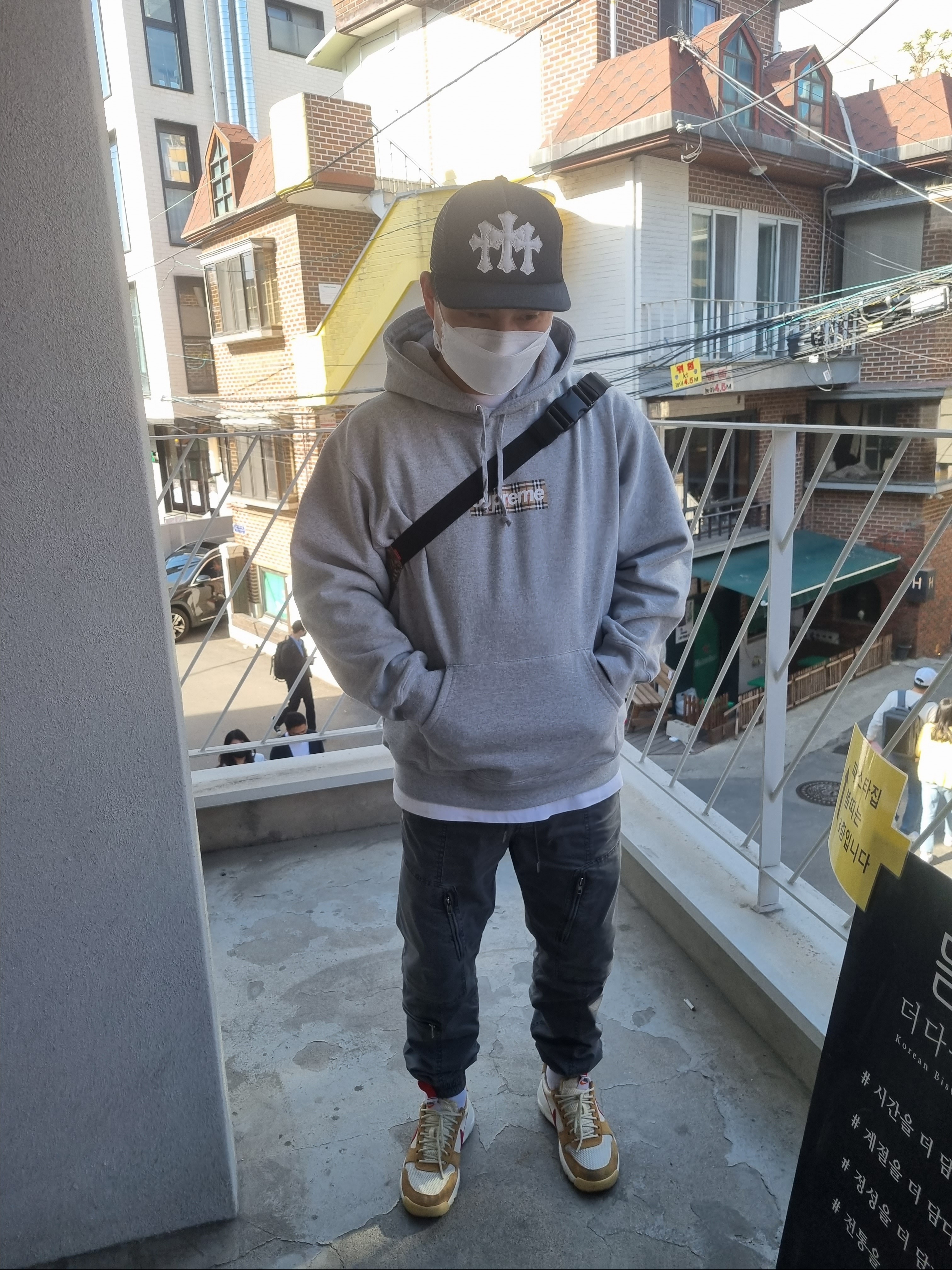 Supreme x Burberry Box Logo Hooded Sweatshirt Heather Grey - 22SS, Nike x Tom Sachs Mars Yard Shoe 2.0 Space Camp 착용 스타일