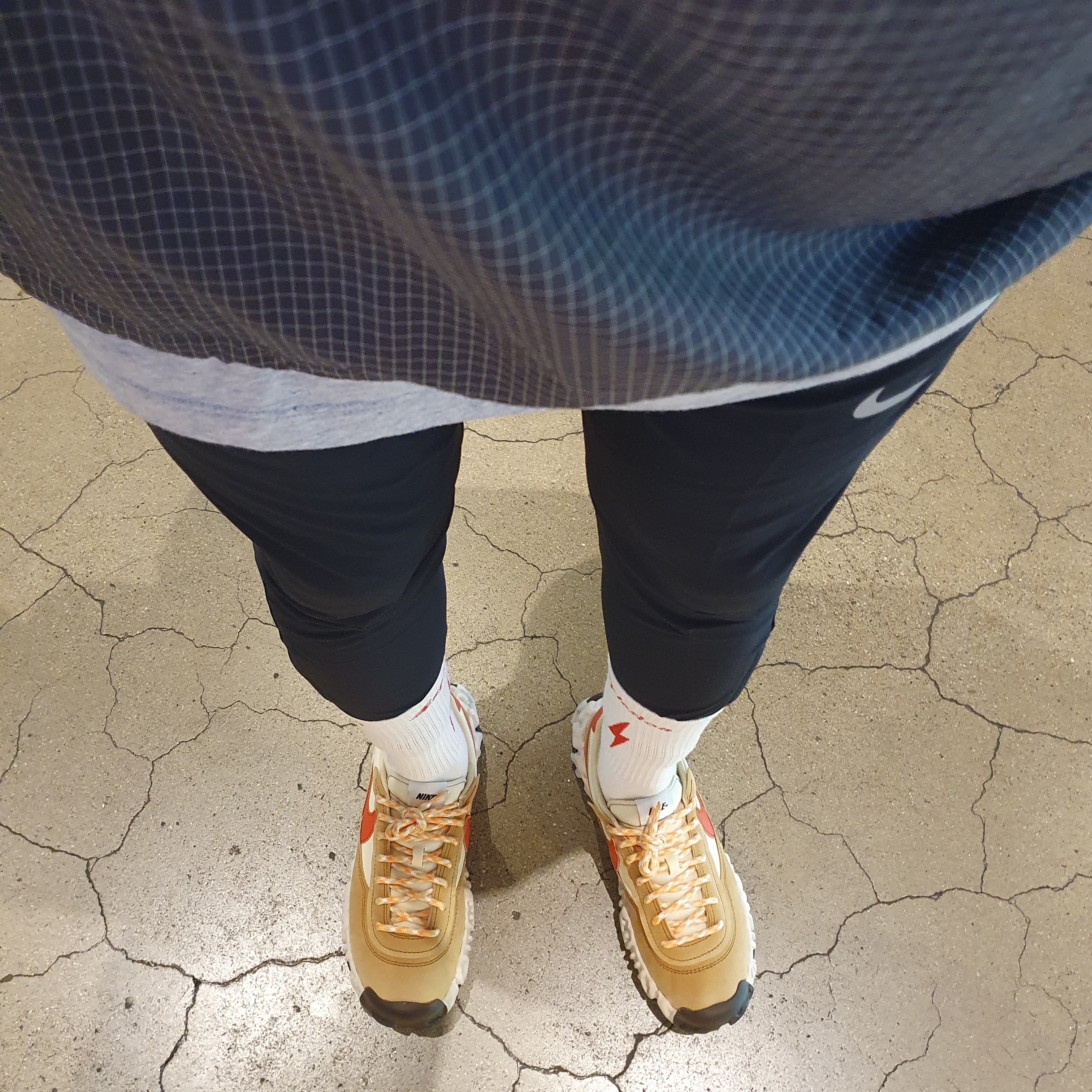 Nike Overbreak SP Fossil 착용 스타일 - 1