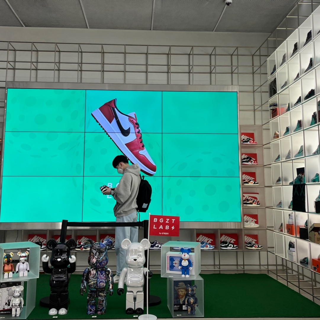 Nike Dunk Low Retro Black, Nike Air Max 97 White Ice 착용 스타일