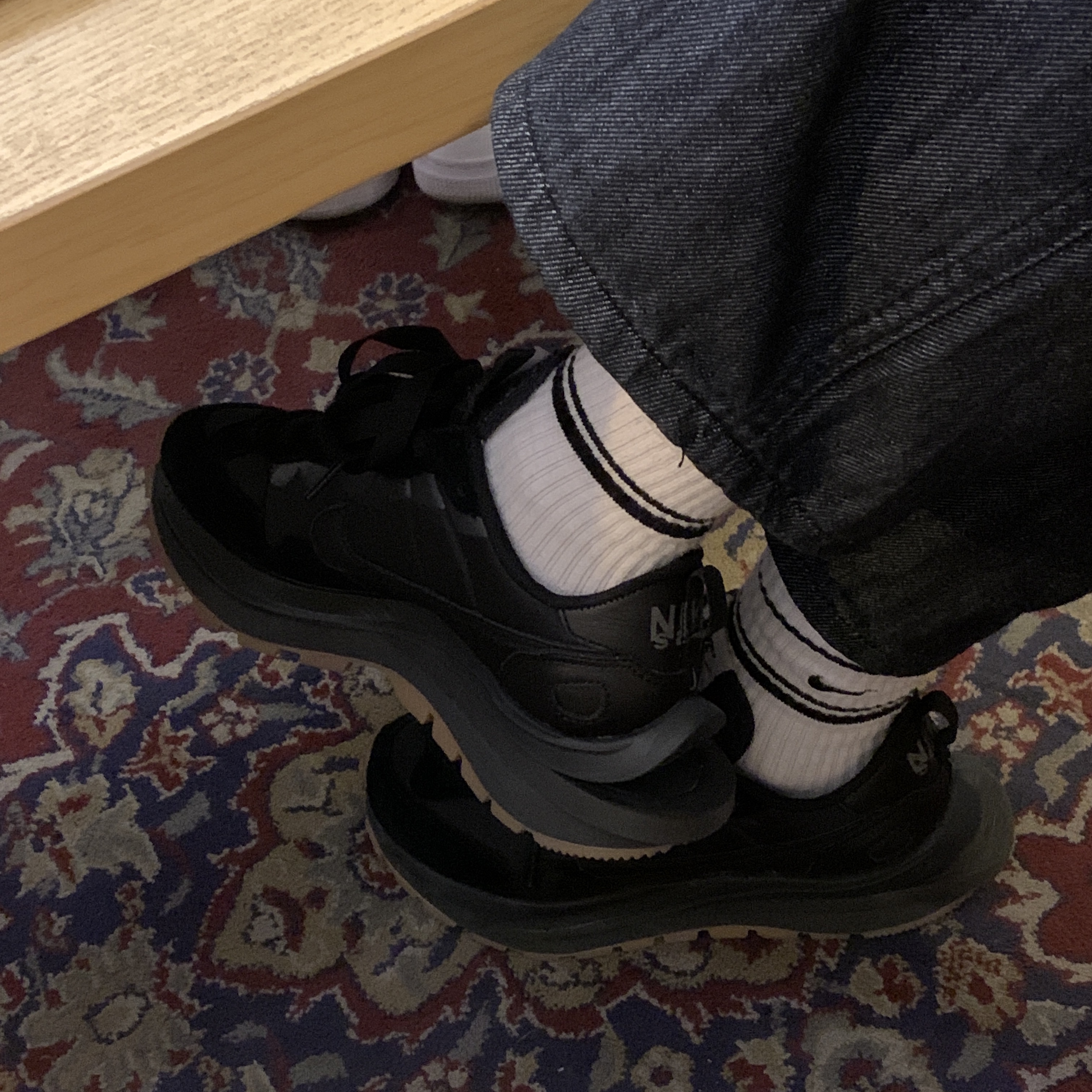 Nike x Sacai VaporWaffle Black and Gum 착용 스타일