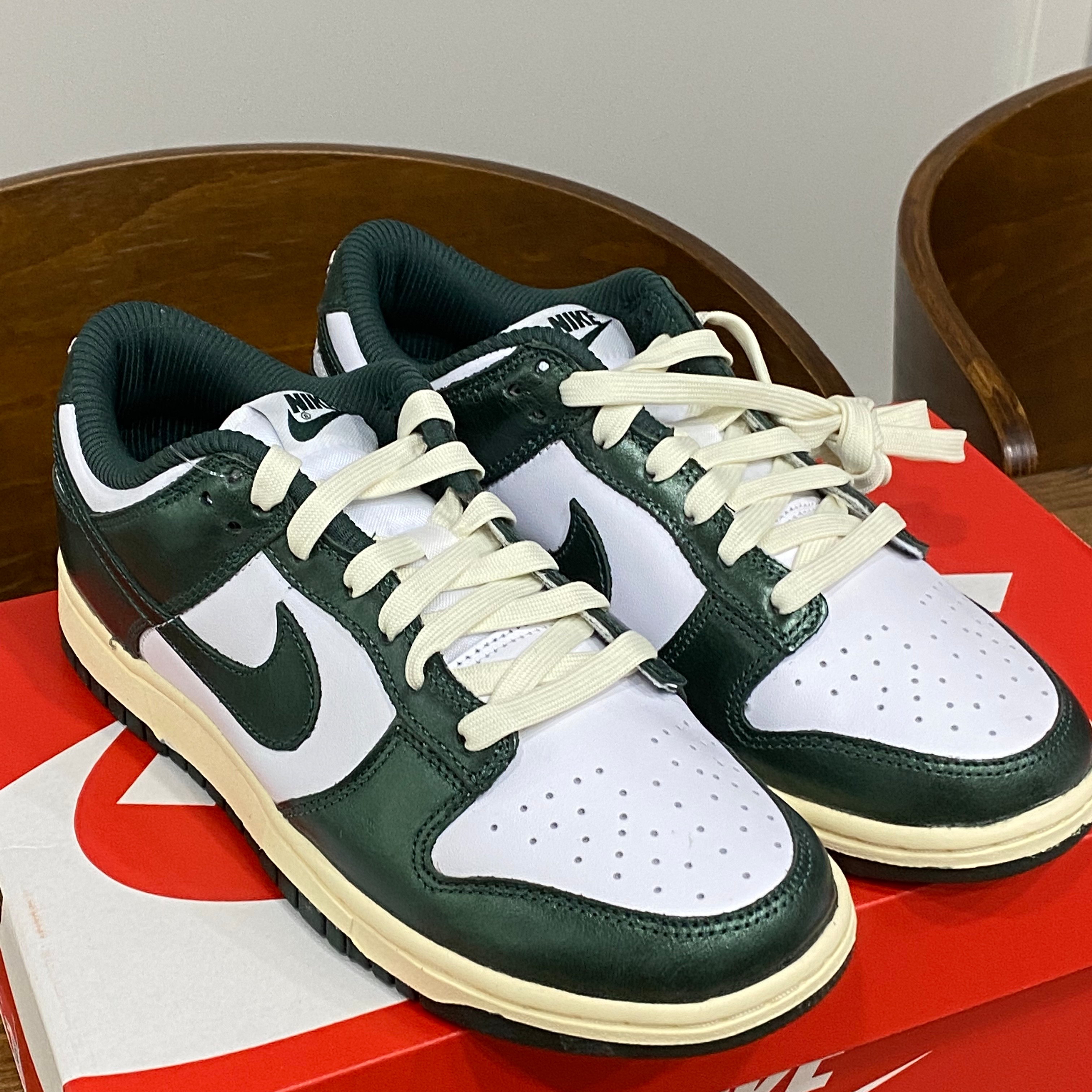 (W) Nike Dunk Low Vintage Green 착용 스타일