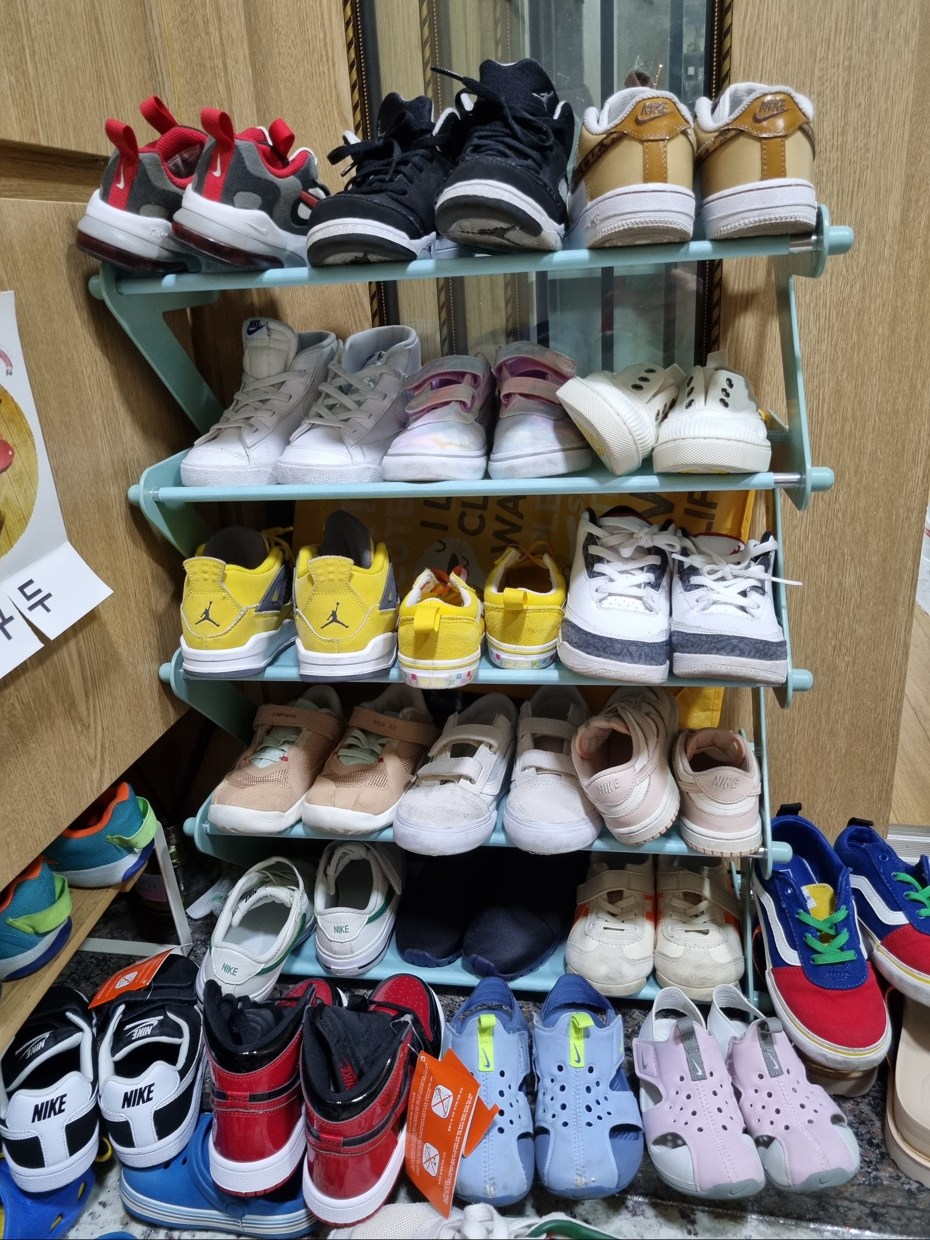 (TD) Jordan 1 Retro High OG Patent Bred, (TD) Jordan 4 Retro Tour Yellow 착용 스타일
