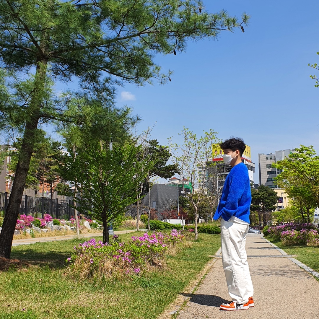 Stussy Shaggy Cardigan Royal Blue, Jordan 1 Low OG Starfish 착용 스타일 - 2