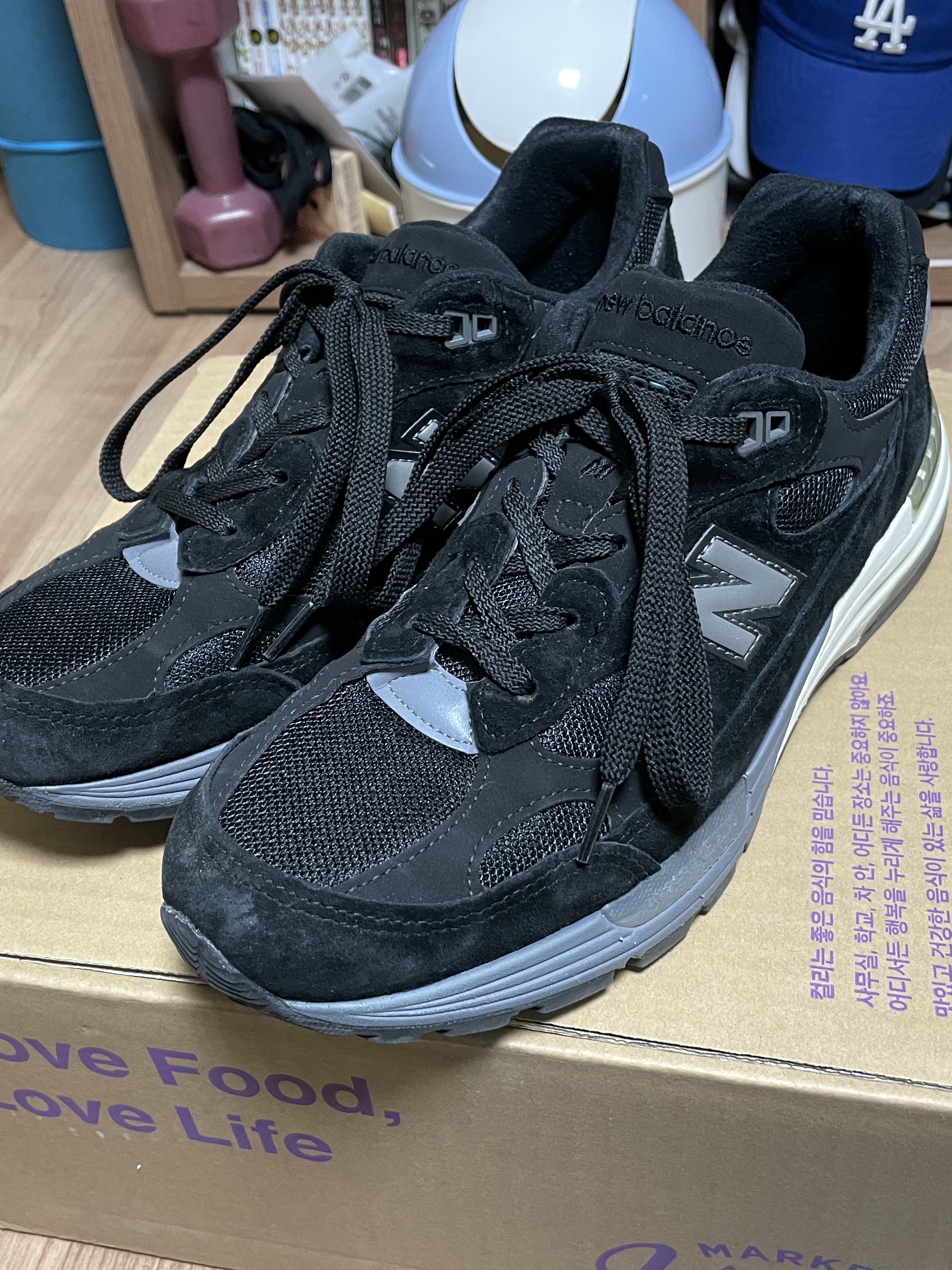 New Balance 992 Made in USA Black 착용 스타일 - 1