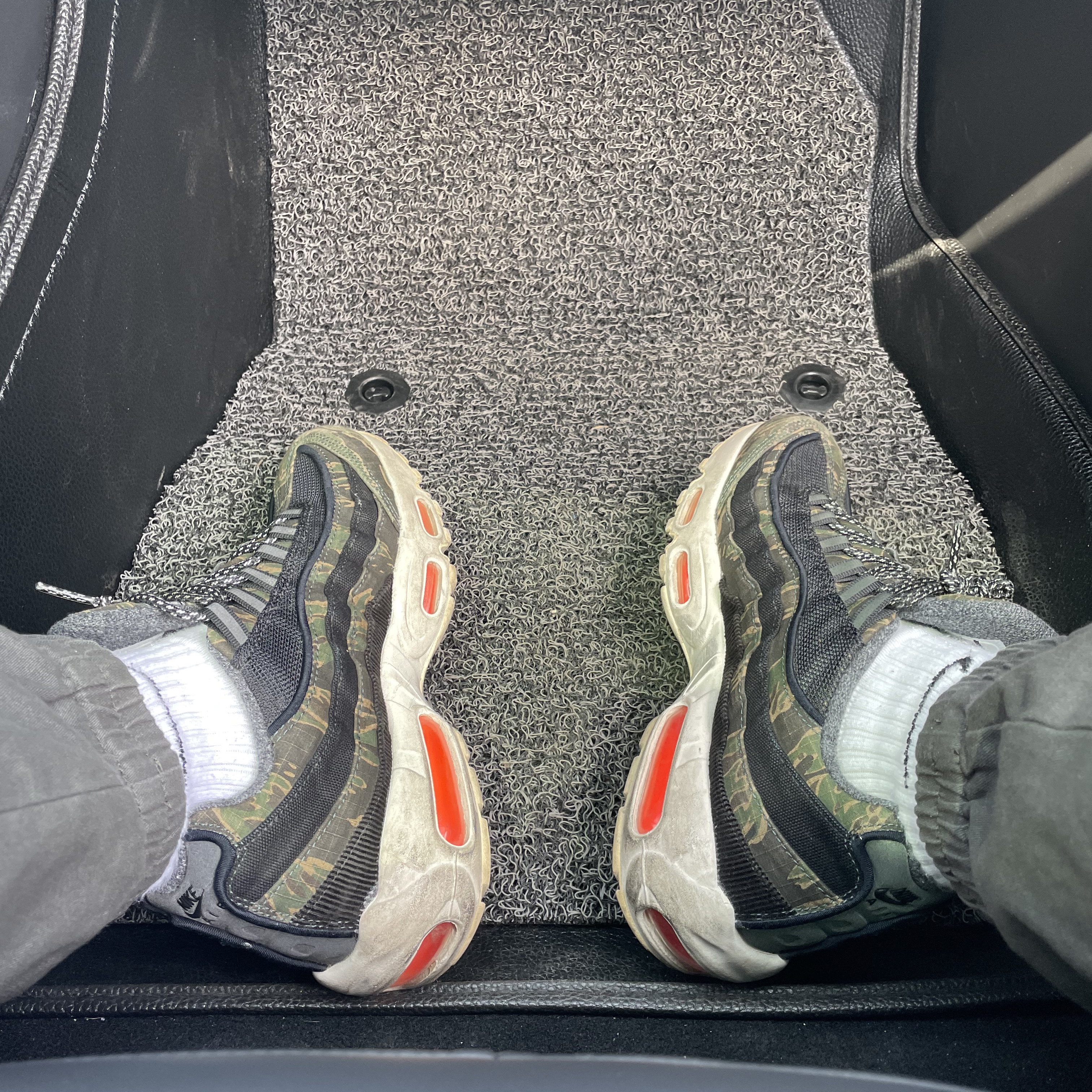 Nike x Carhartt WIP Air Max 95 Camo 착용 스타일